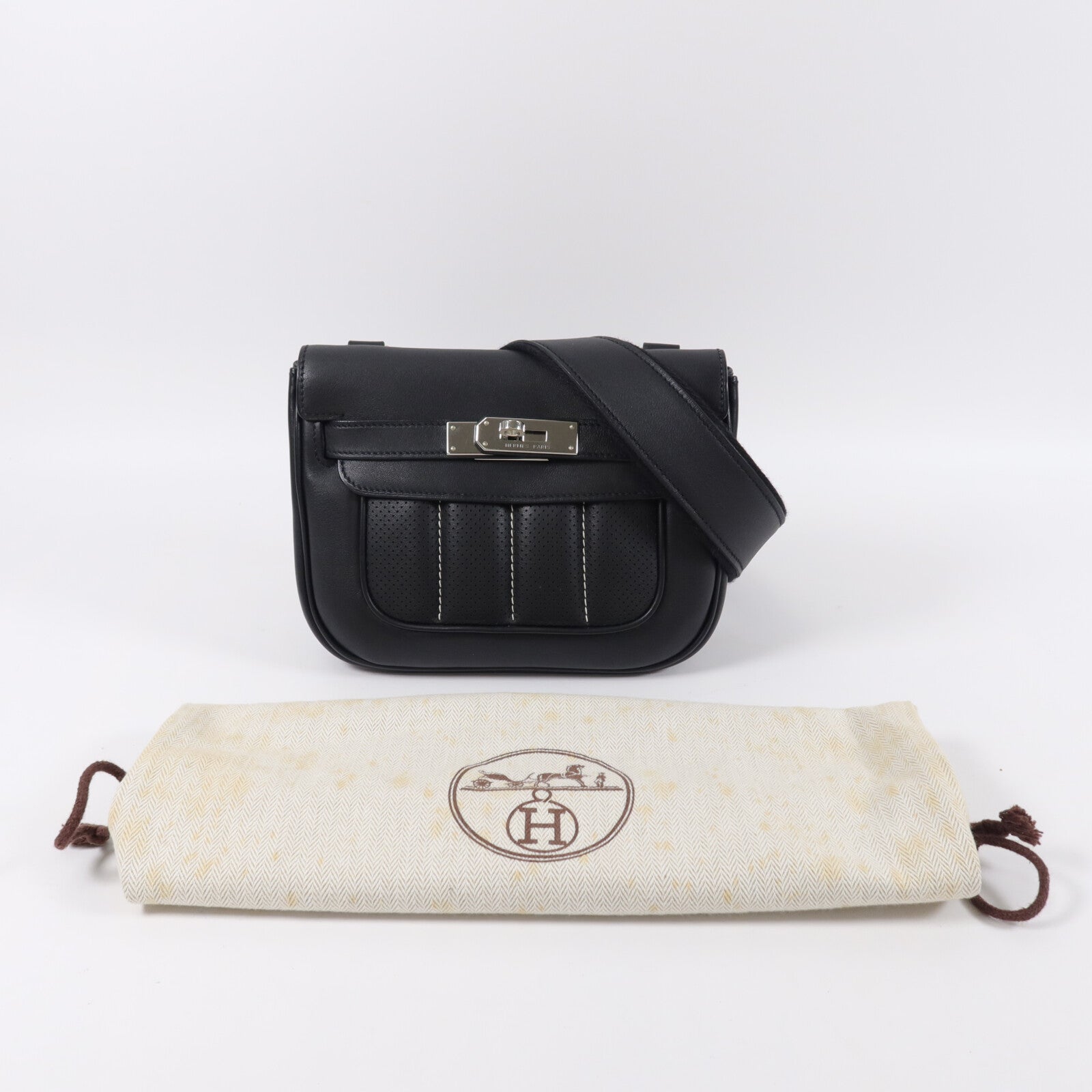 HERMES Swift皮革Berline Mini肩背袋Noir