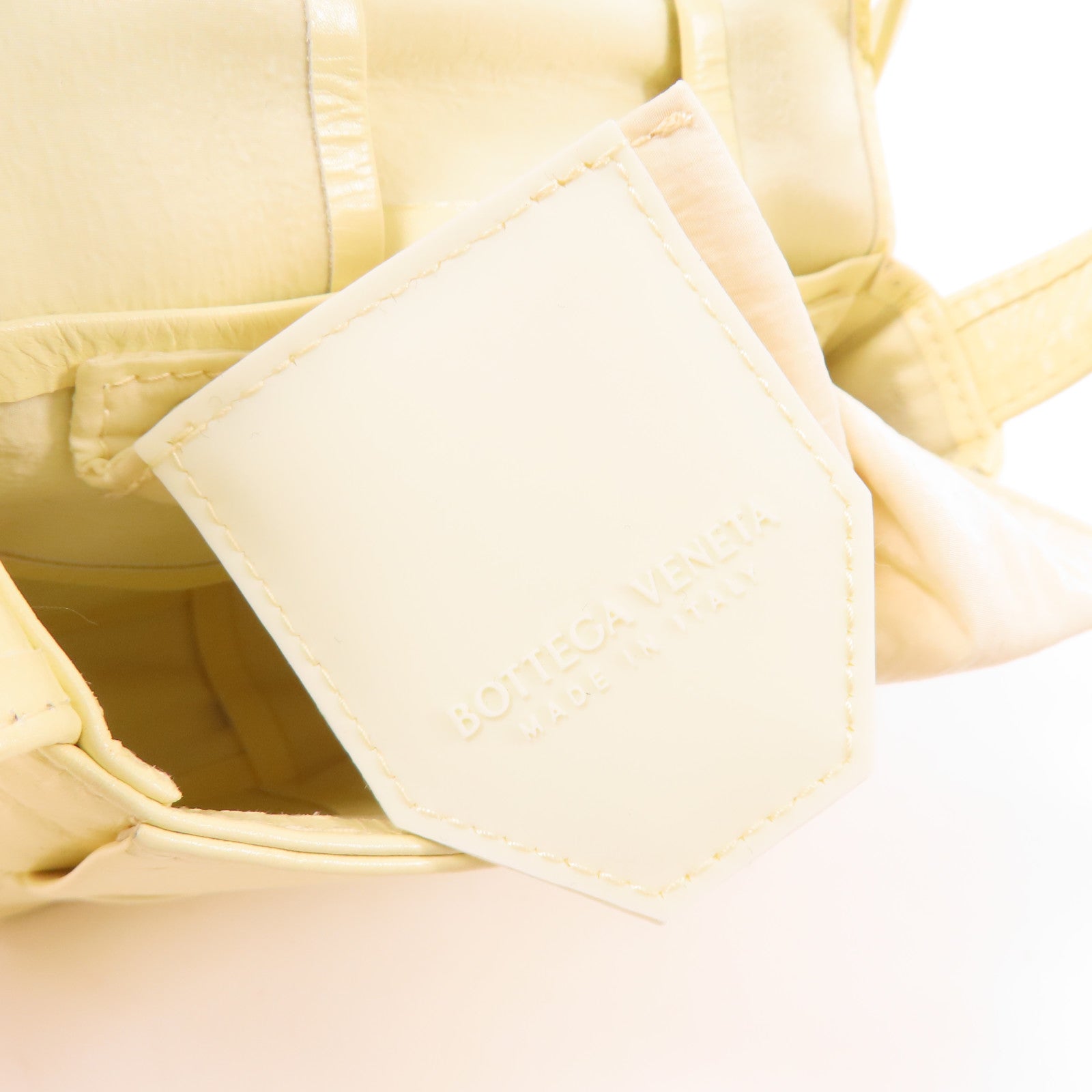 BOTTEGA VENETA 牛皮皮革Cassette銀扣肩背袋