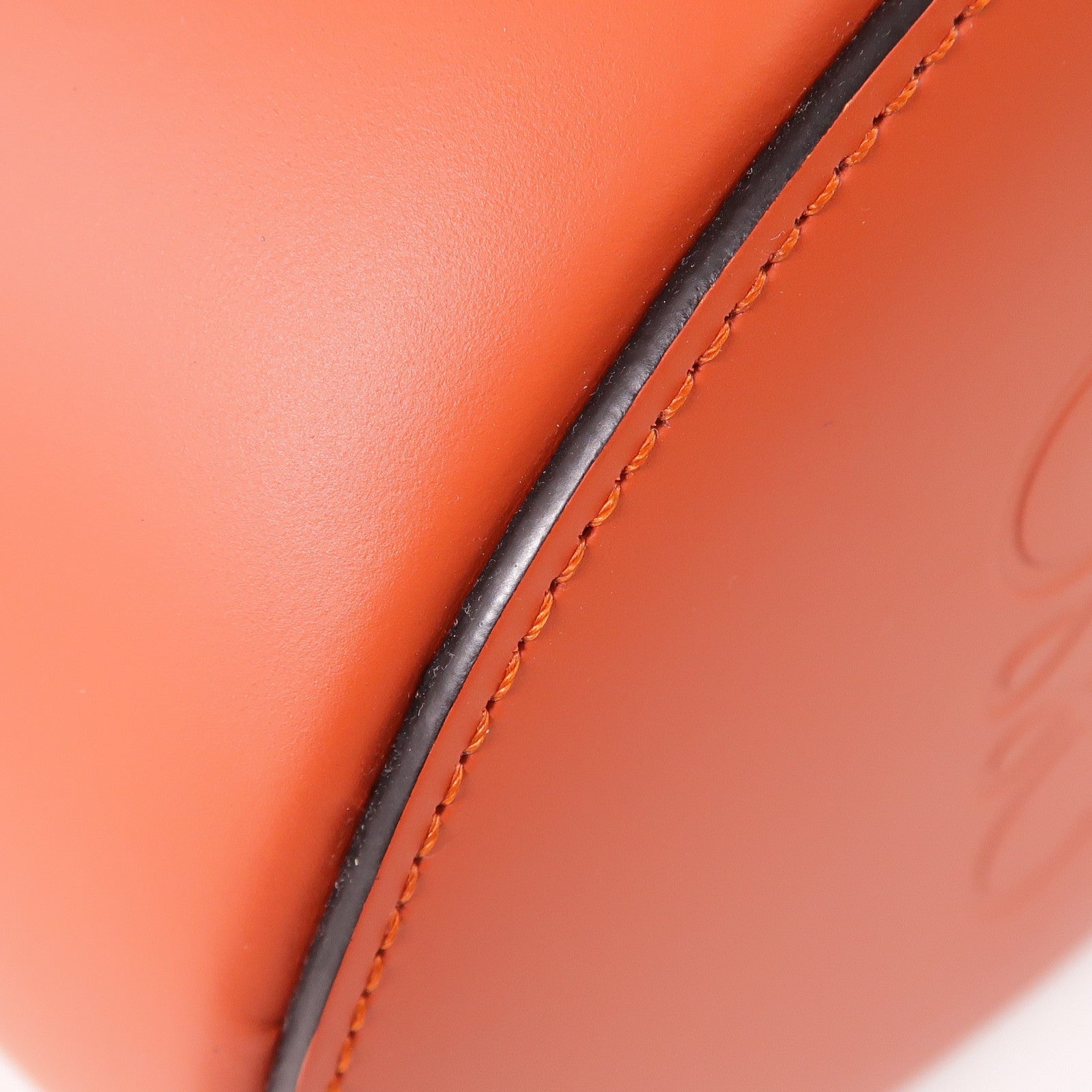 LOEWE 牛皮皮革Balloon Medium金扣手挽肩背兩用袋