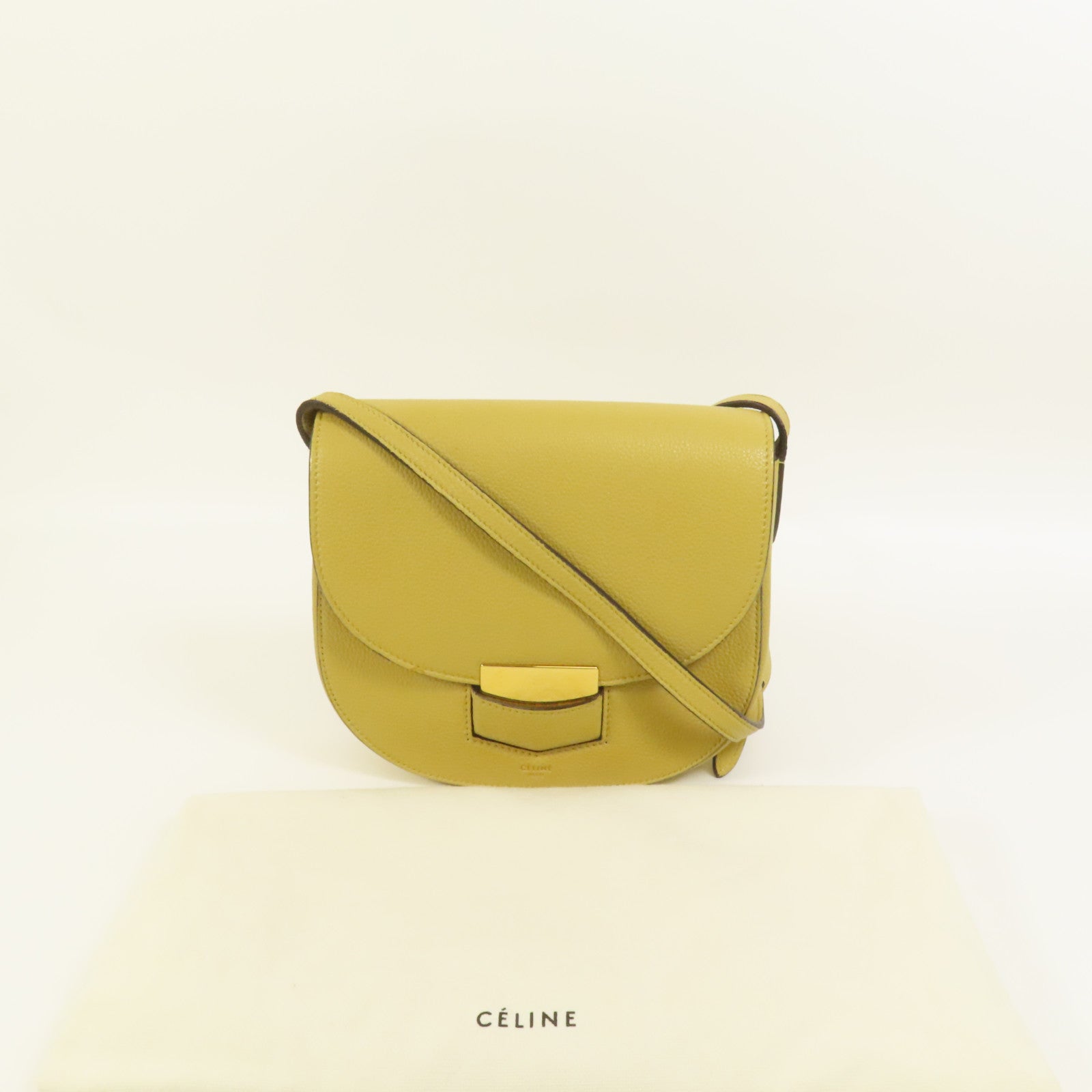 CELINE 牛皮皮革Trotteur金扣肩背袋