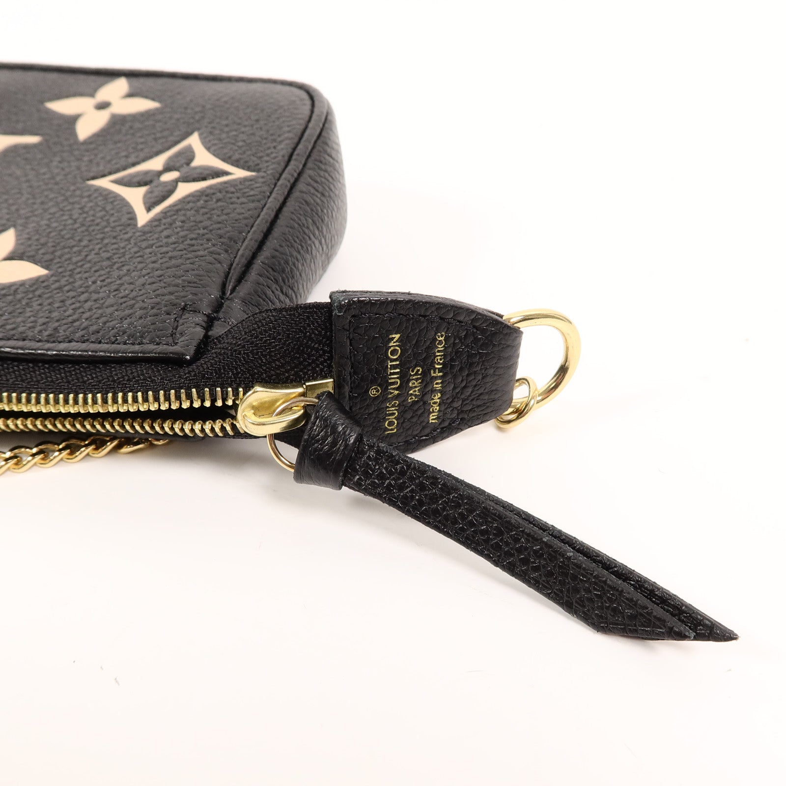 LOUIS VUITTON Monogram Empreinte Mini Pochette鏈帶手挽袋