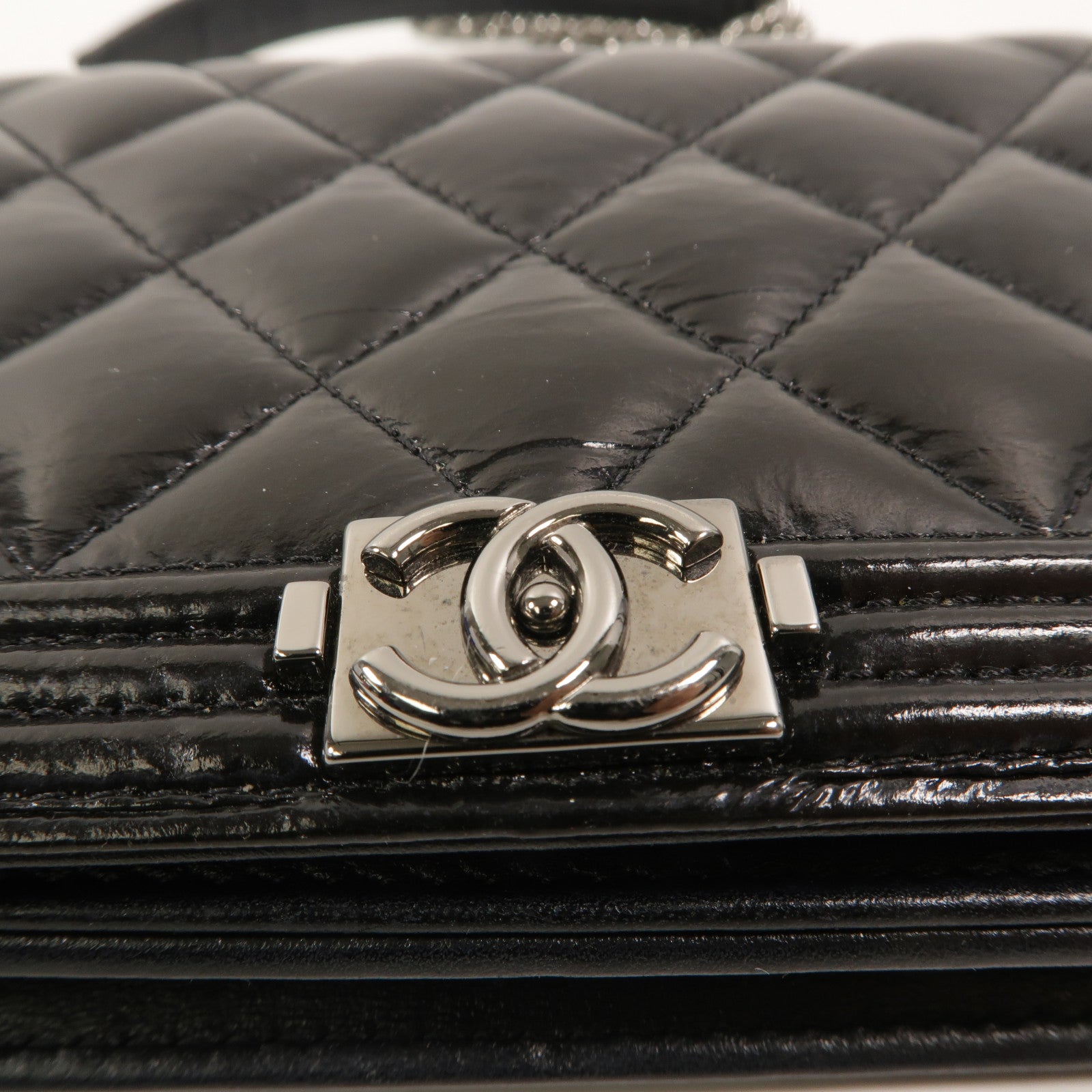 CHANEL 漆皮皮革WOC Wallet On Chain鏈帶肩背袋