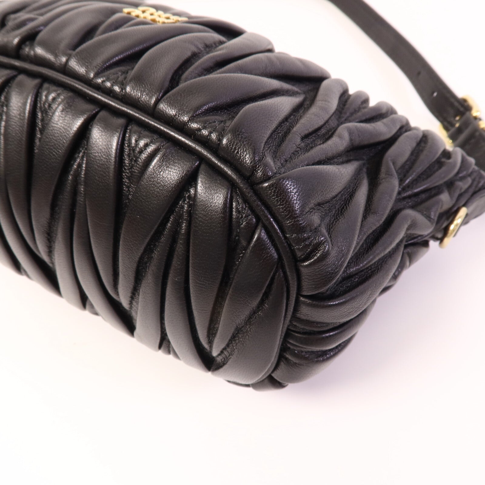 Miu Miu 羊皮皮革Matelasse Nappa Bag肩背袋
