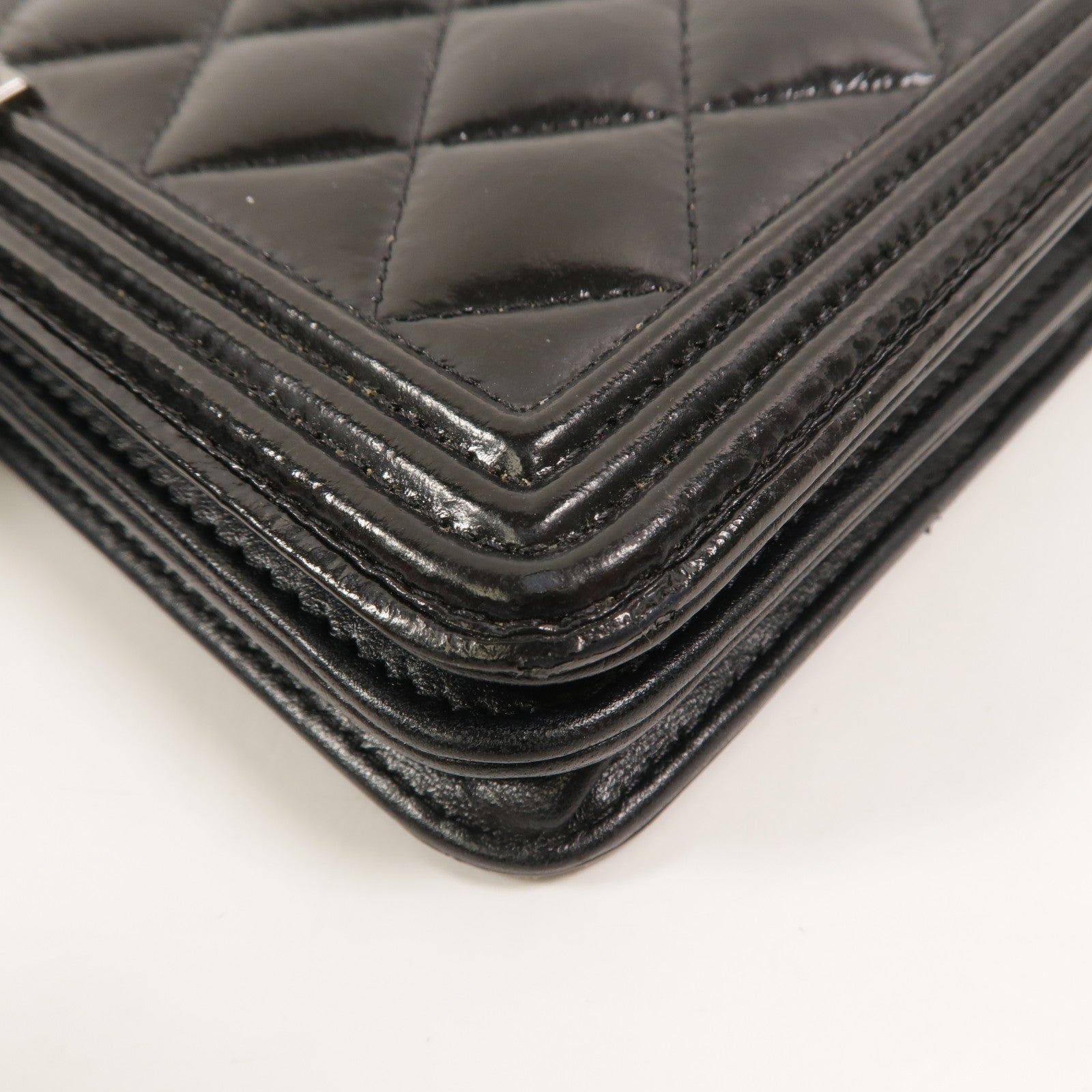 CHANEL 漆皮皮革WOC Wallet On Chain鏈帶肩背袋