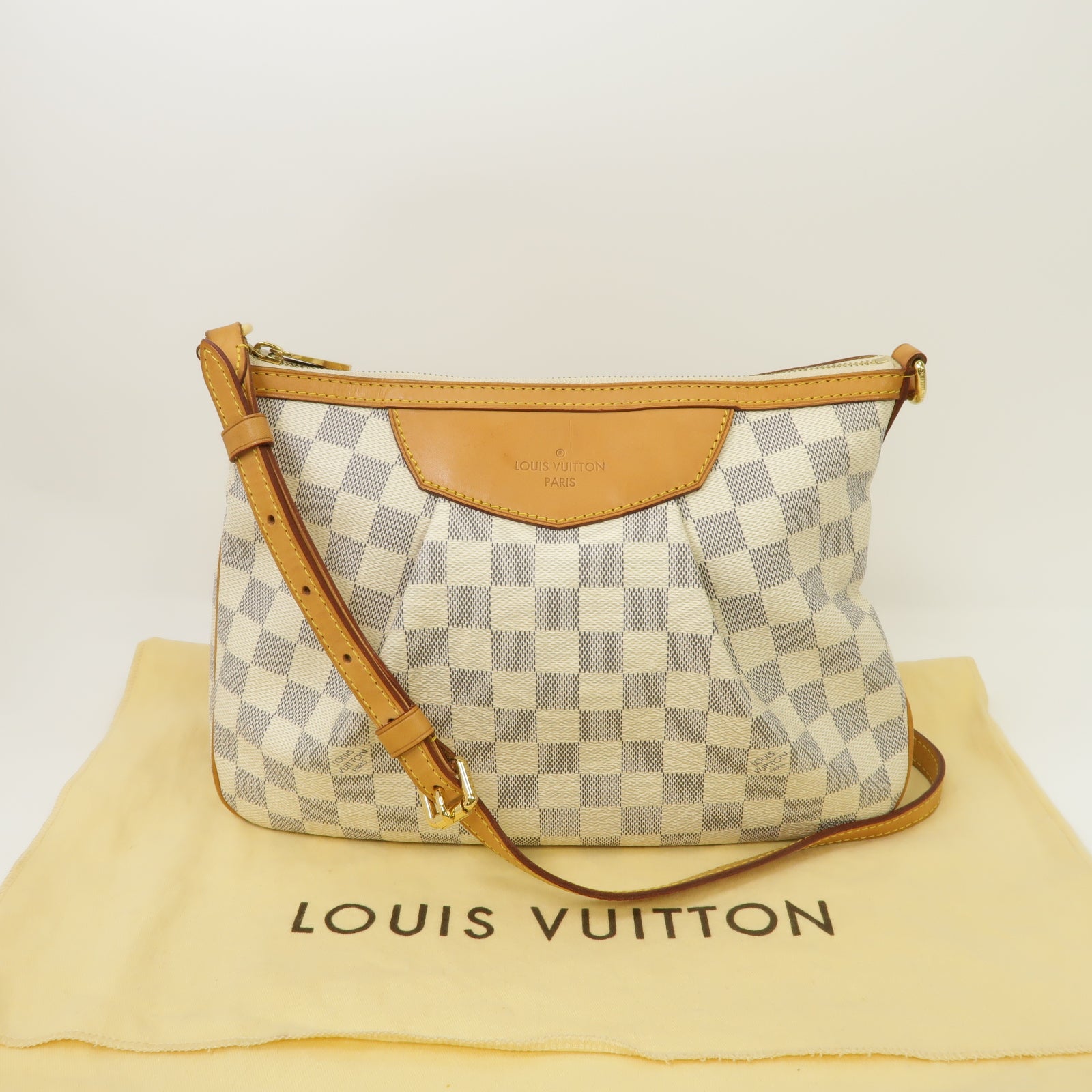 LOUIS VUITTON Damier Azur Siracusa PM金扣肩背袋白色