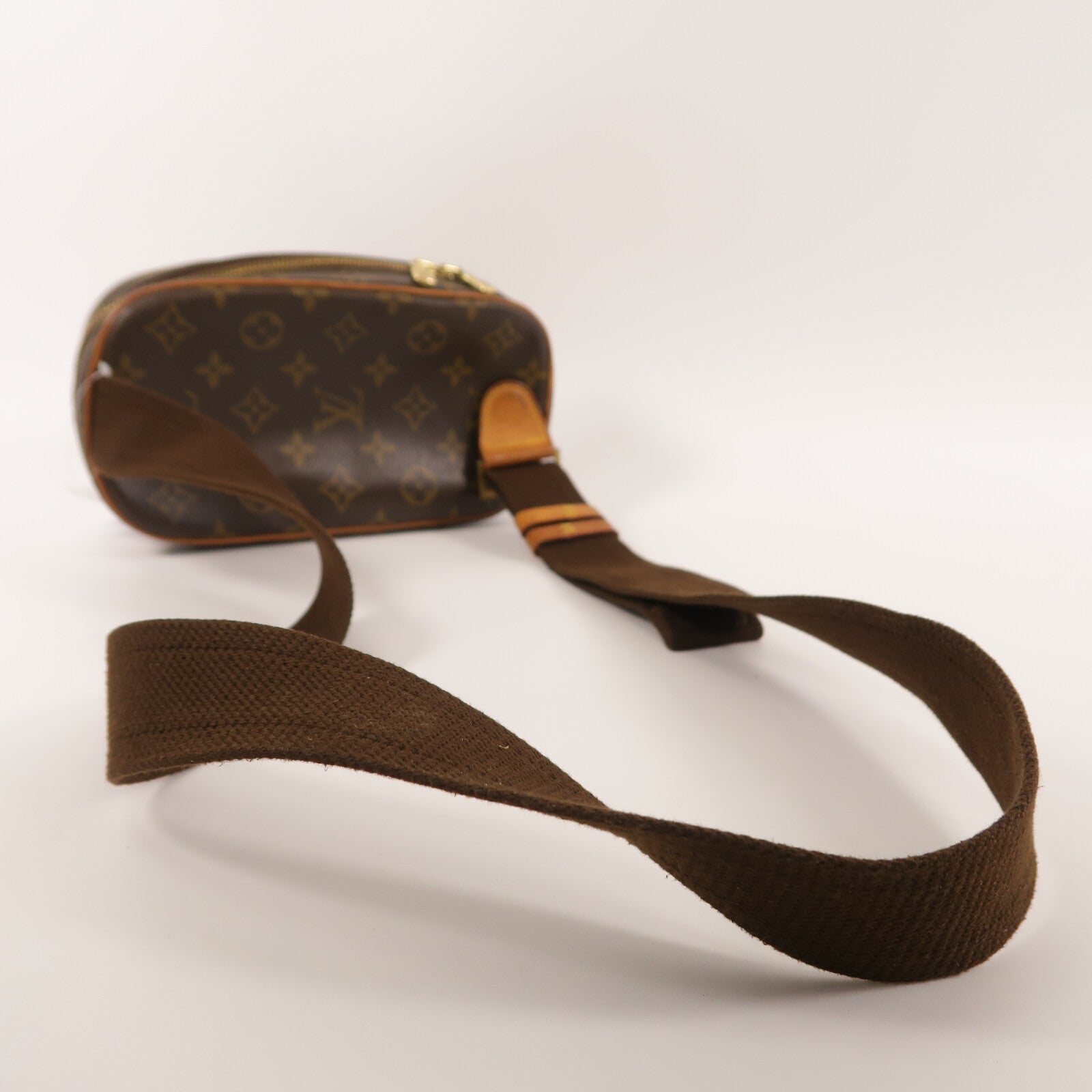 LOUIS VUITTON Monogram Pochette Gange肩背袋