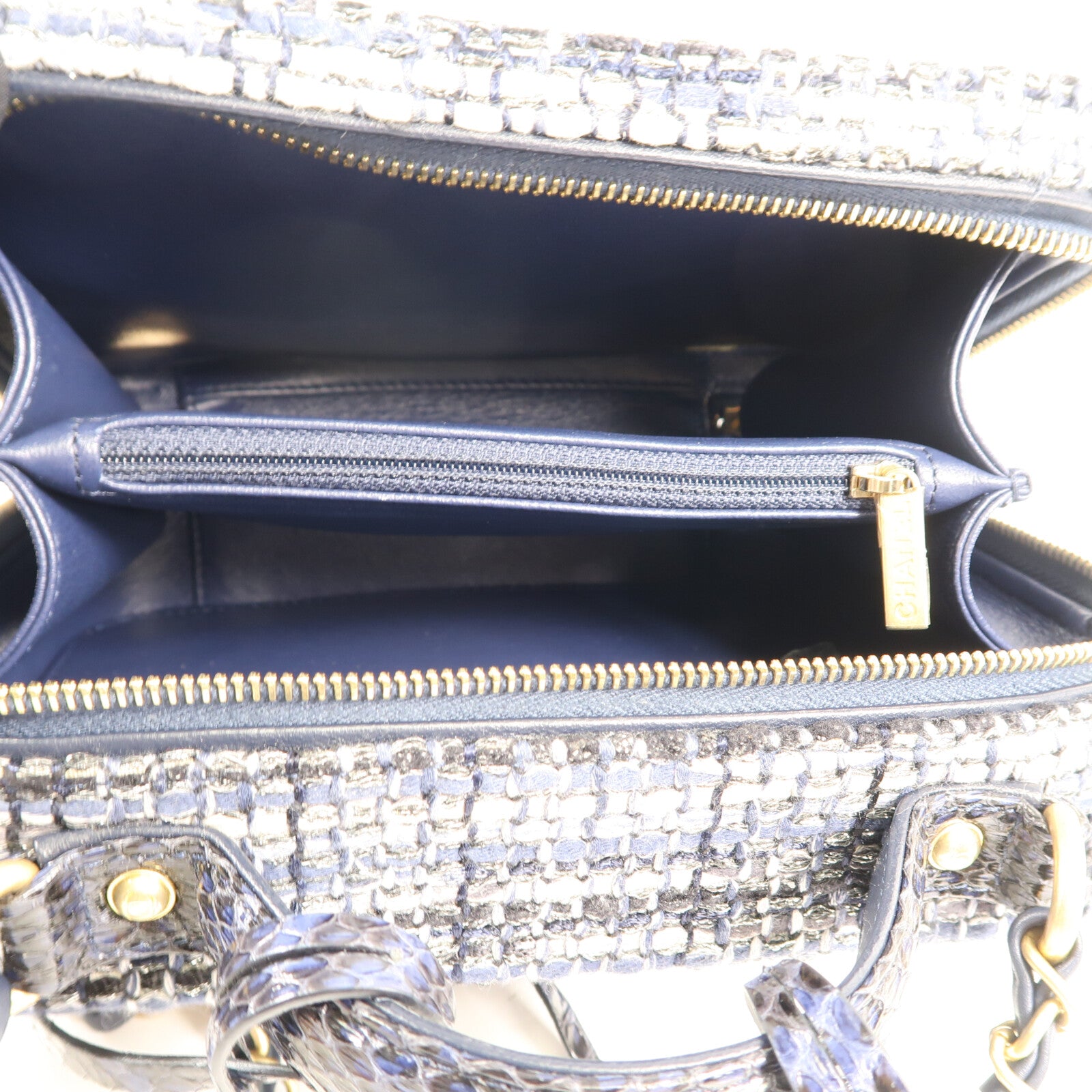 CHANEL 斜紋軟呢Vanity Case金扣鏈帶肩背袋