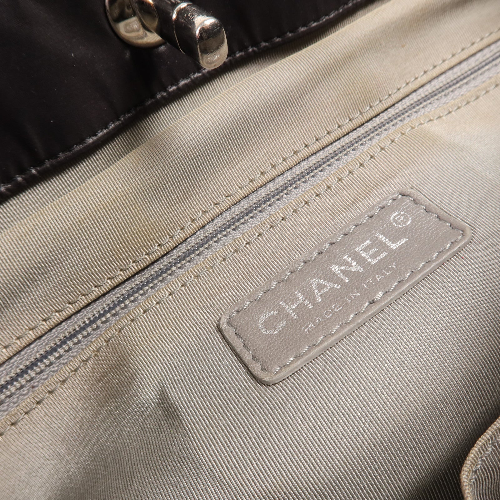 CHANEL 尼龍Shoulder Bag銀扣鏈帶肩背袋
