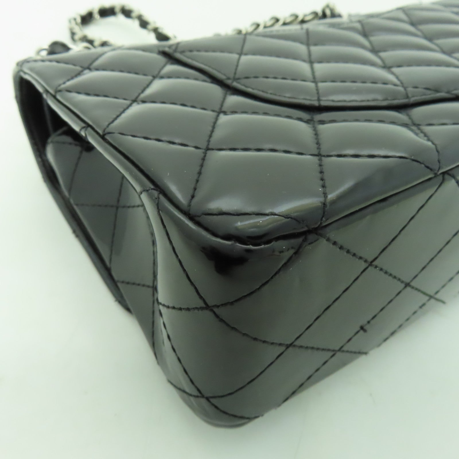 CHANEL 【清倉大減價】菱格漆皮皮革Chain Shoulder銀扣鏈帶肩背袋黑色