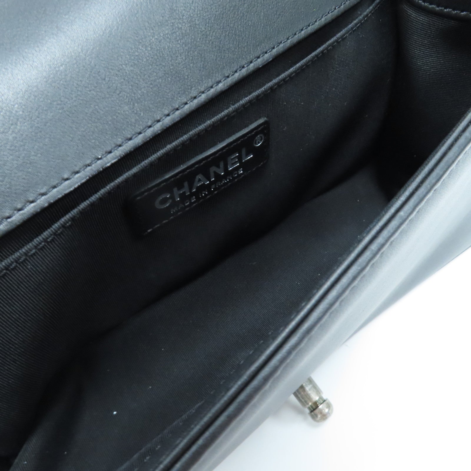 CHANEL 【激減優惠】菱格羊皮皮革Boy 25銀扣鏈帶肩背袋黑色