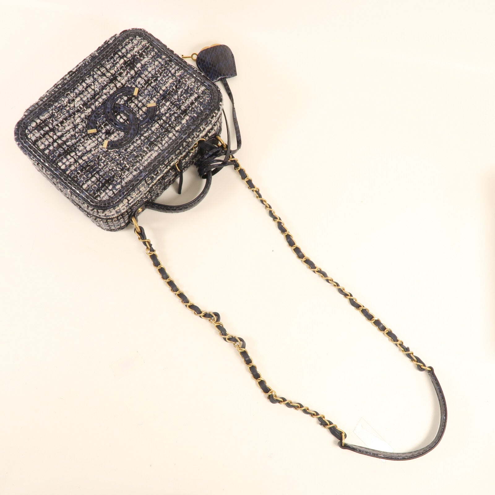 CHANEL 斜紋軟呢Vanity Case金扣鏈帶肩背袋