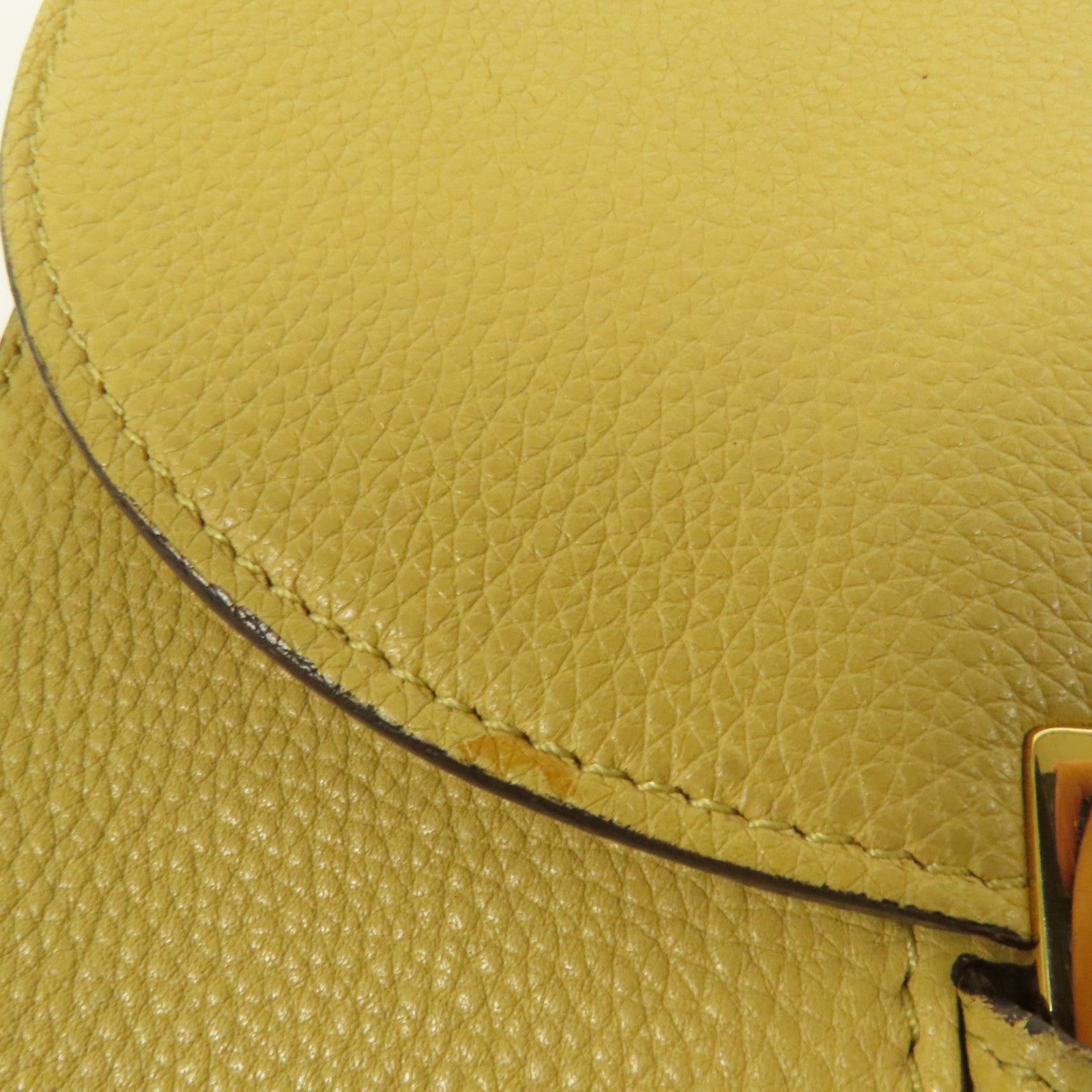 CELINE 牛皮皮革Trotteur金扣肩背袋