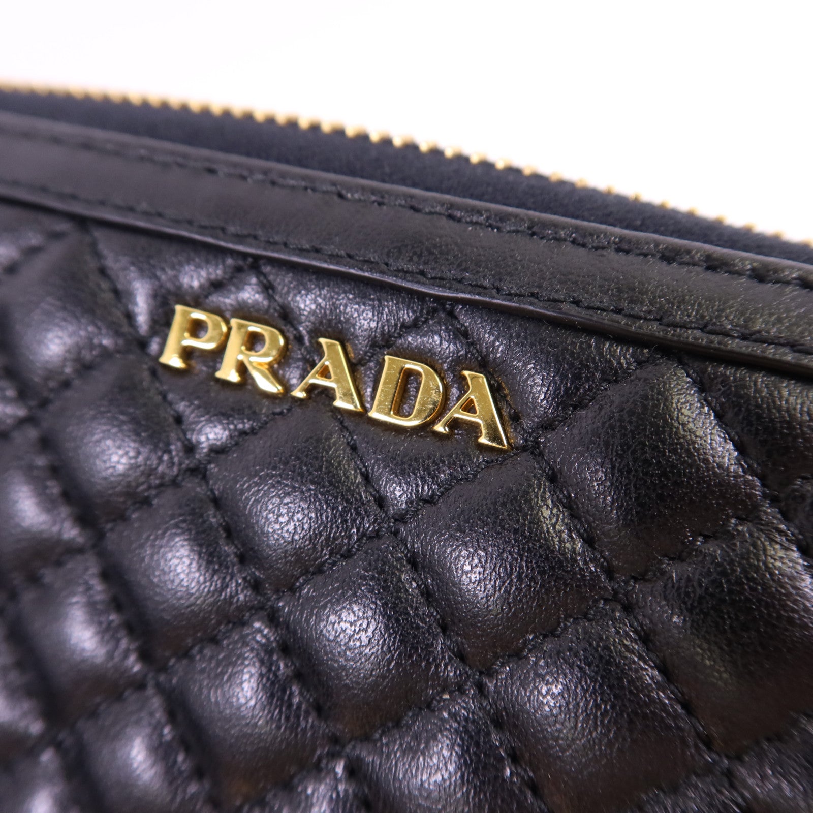 PRADA 牛皮皮革Long Round Wallet金扣長錢包