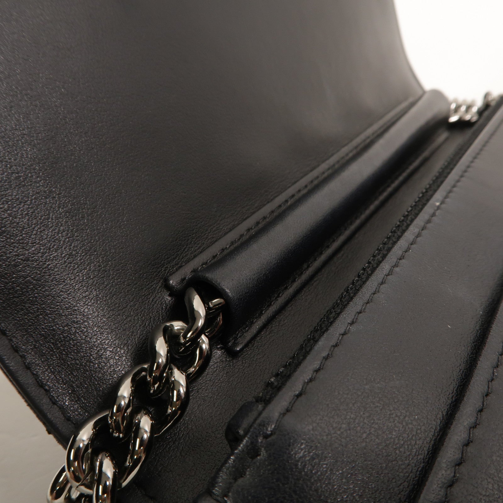 CHANEL 漆皮皮革WOC Wallet On Chain鏈帶肩背袋