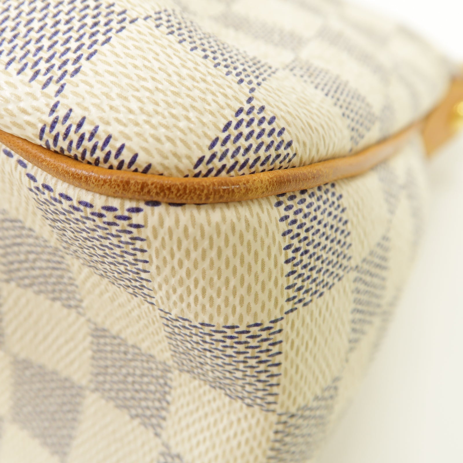 LOUIS VUITTON Damier Azur Siracusa PM金扣肩背袋白色