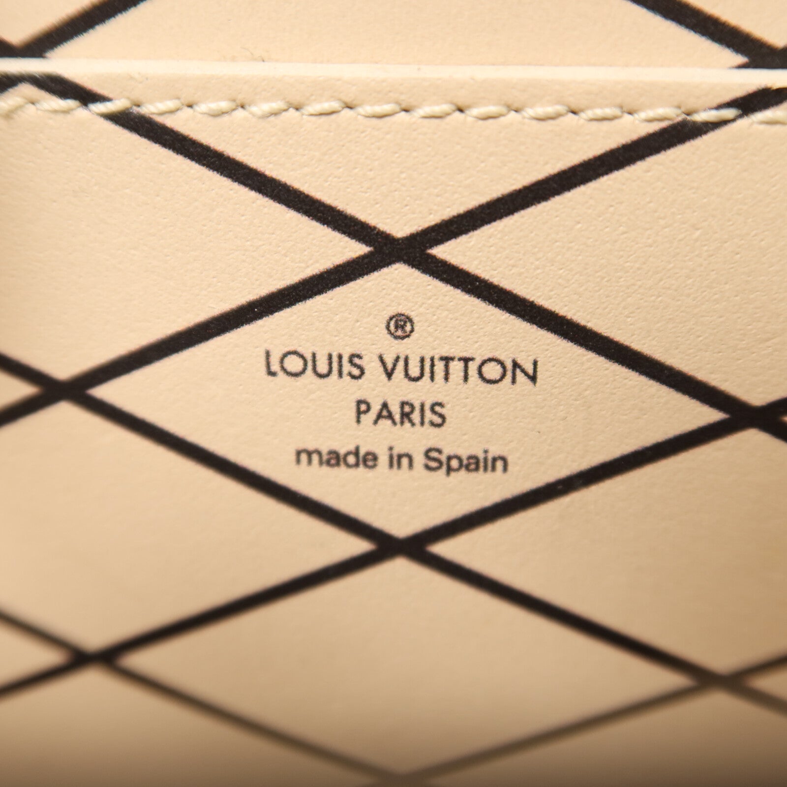 LOUIS VUITTON Epi Pochette Trunk Verticale鏈帶肩背袋