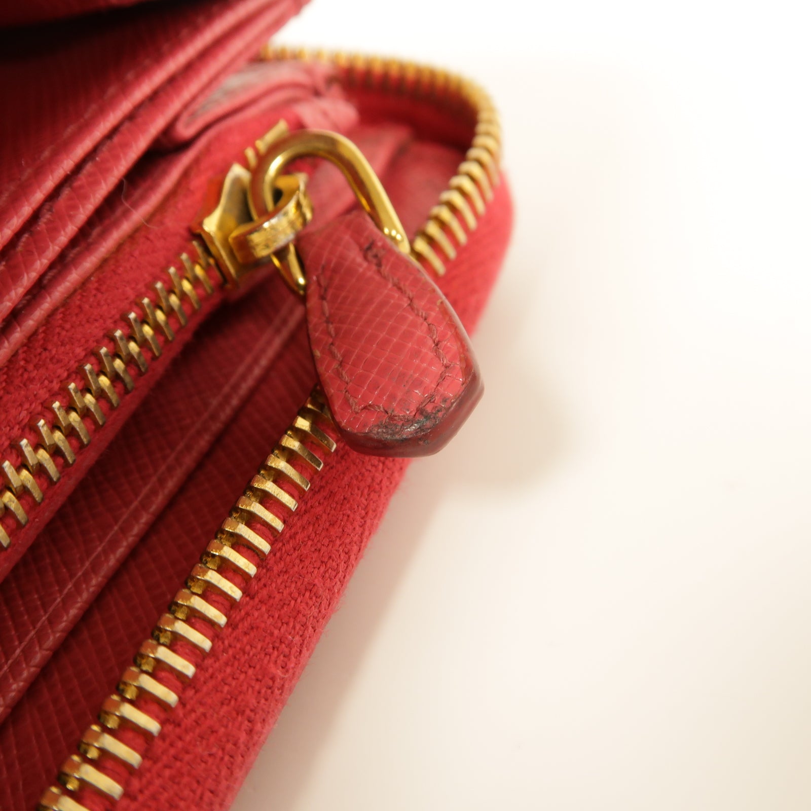 PRADA Saffiano皮革Zip Around Long Wallet金扣長錢包粉紅色