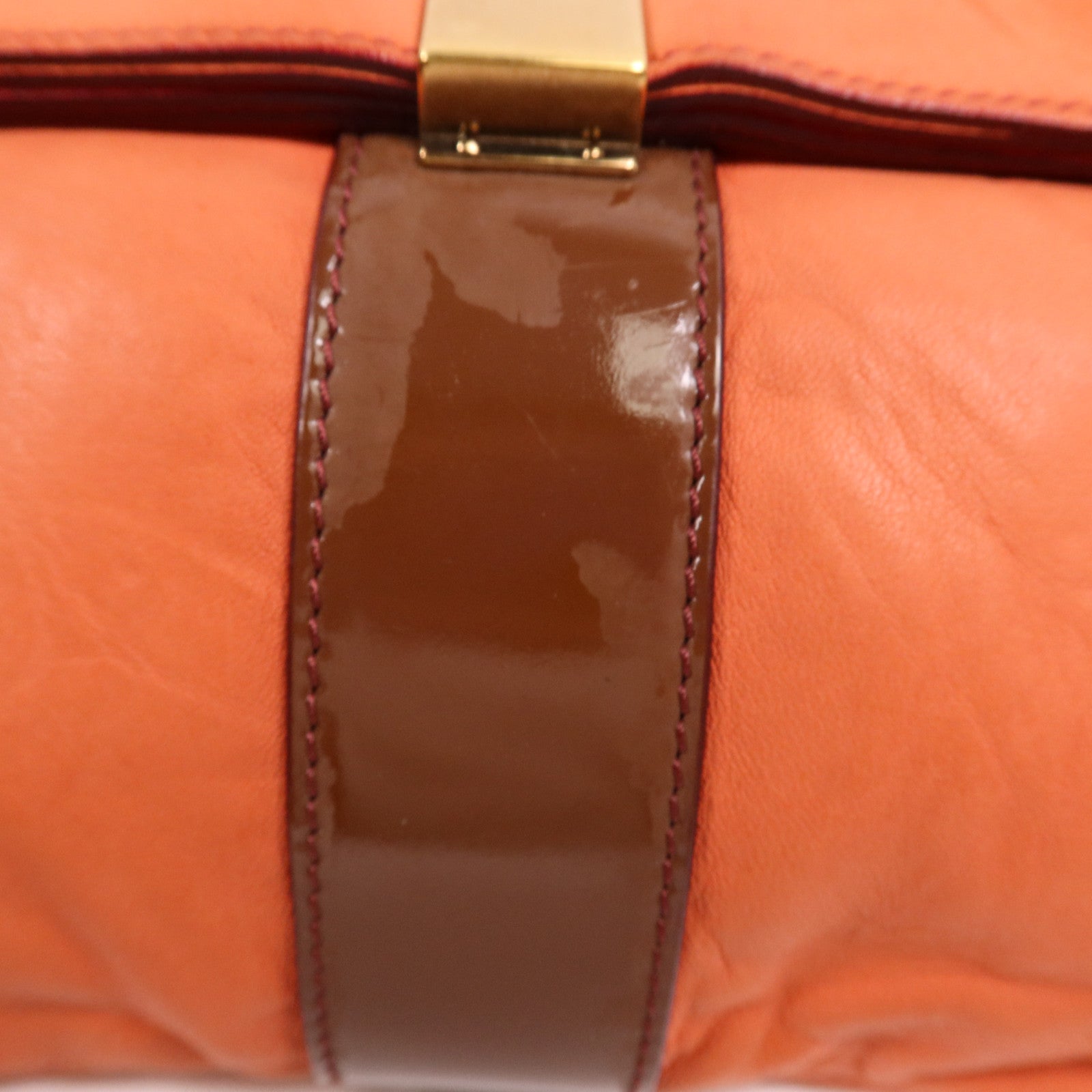 Chloe 羊皮皮革Pouch金扣手拿包