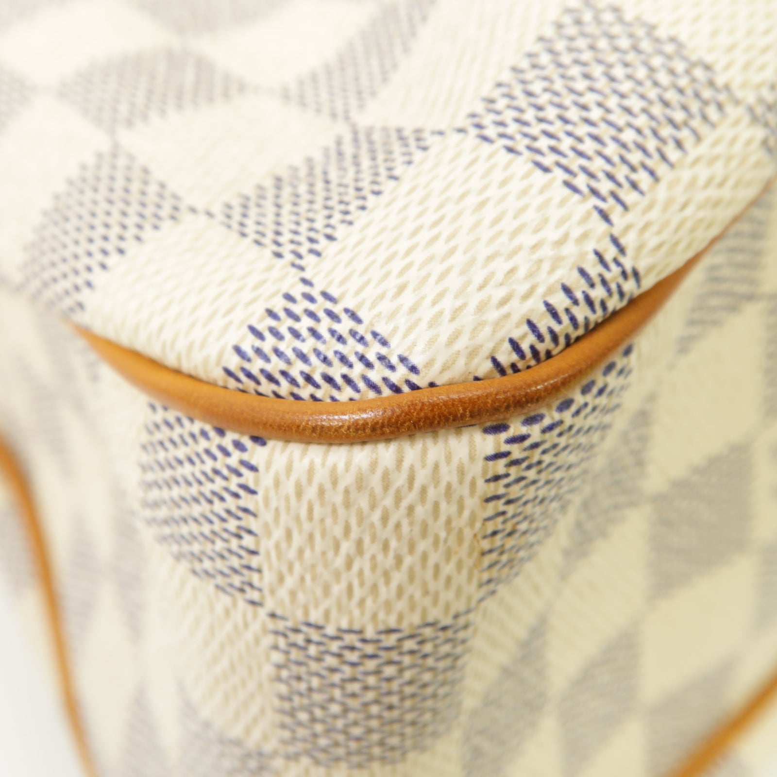 LOUIS VUITTON Damier Azur Siracusa PM金扣肩背袋白色