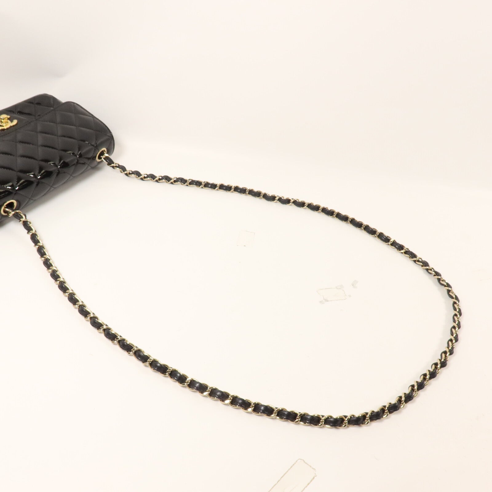 CHANEL 漆皮皮革Mini Classic 20鏈帶肩背袋