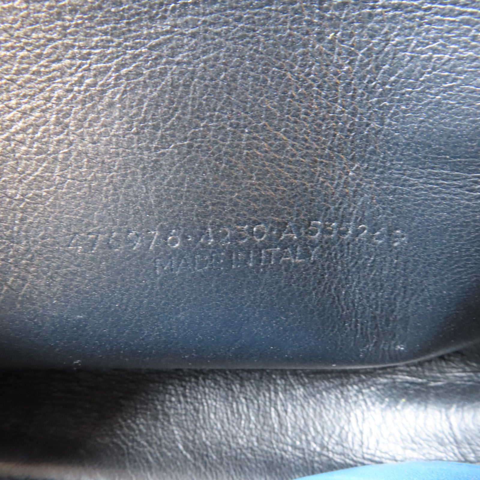 BALENCIAGA 皮革Triangle銀扣手拿包藍色