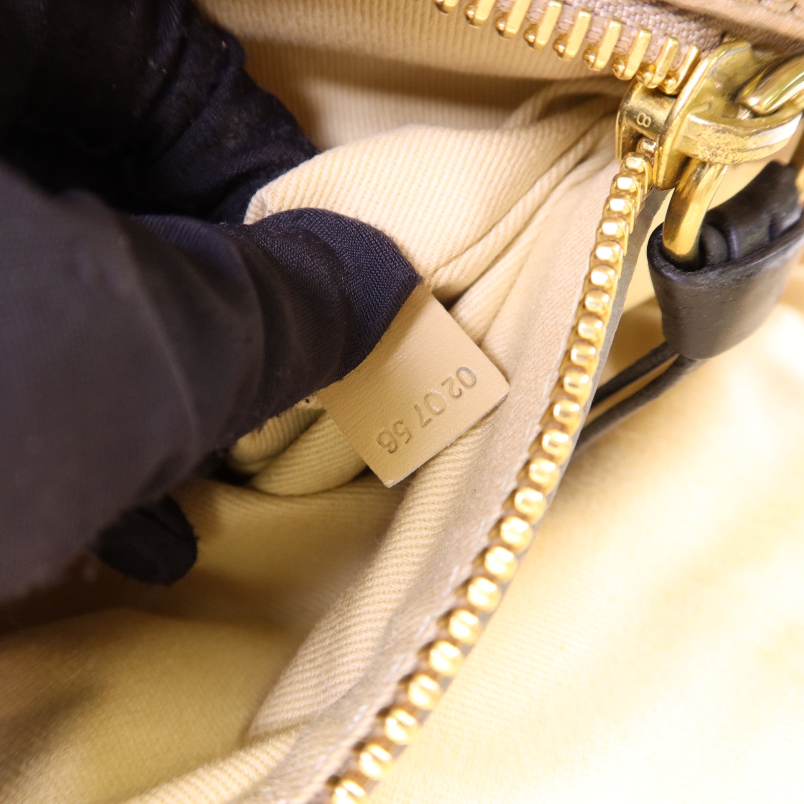 Chloe 牛皮皮革Handbag金扣手挽袋