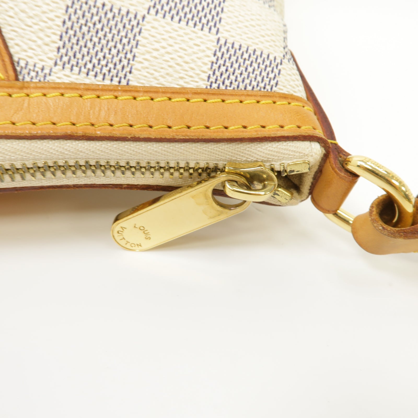 LOUIS VUITTON Damier Azur Siracusa PM金扣肩背袋白色