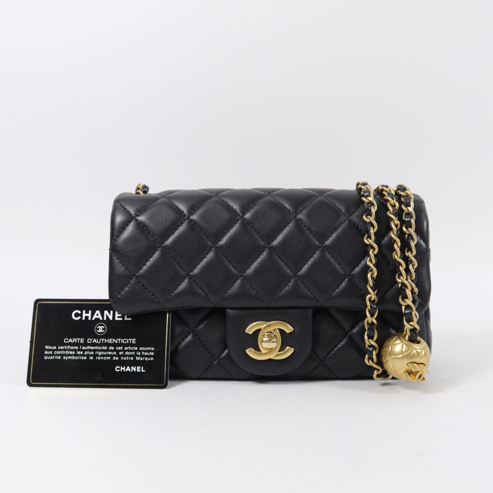 CHANEL 羊皮皮革Mini Classic 20 Gold Ball鏈帶肩背袋