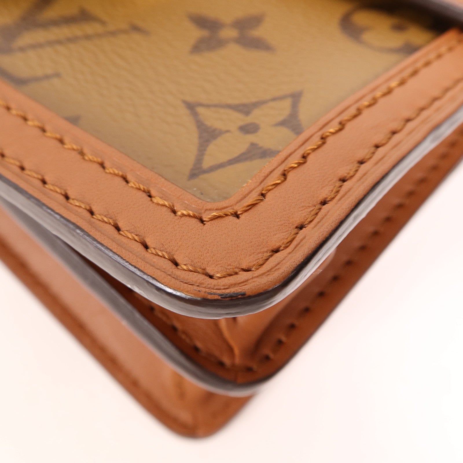 LOUIS VUITTON Monogram Reverse Mini Dauphine金扣肩背袋