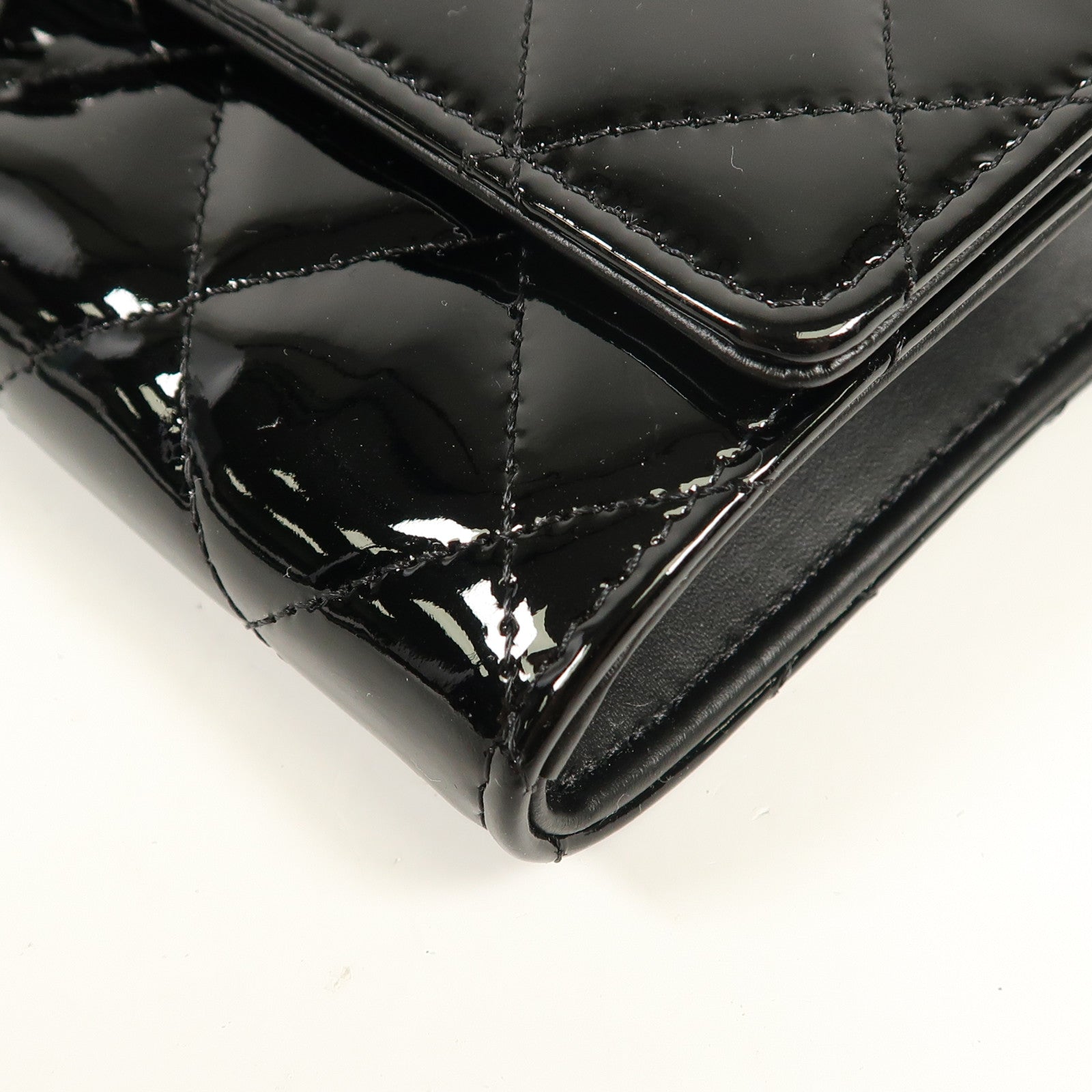 CHANEL 漆皮皮革Shoulder Bag銀扣鏈帶肩背袋