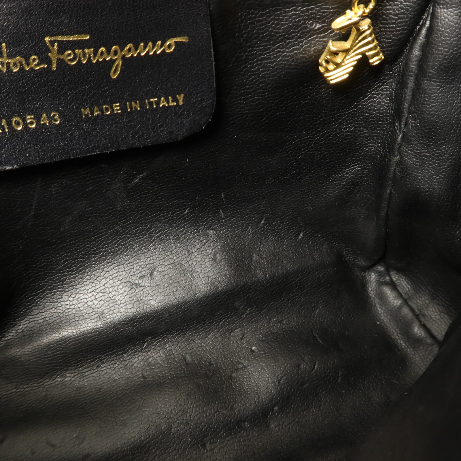 Salvatore Ferragamo 麂皮皮革Shoulder Bag鏈帶肩背袋