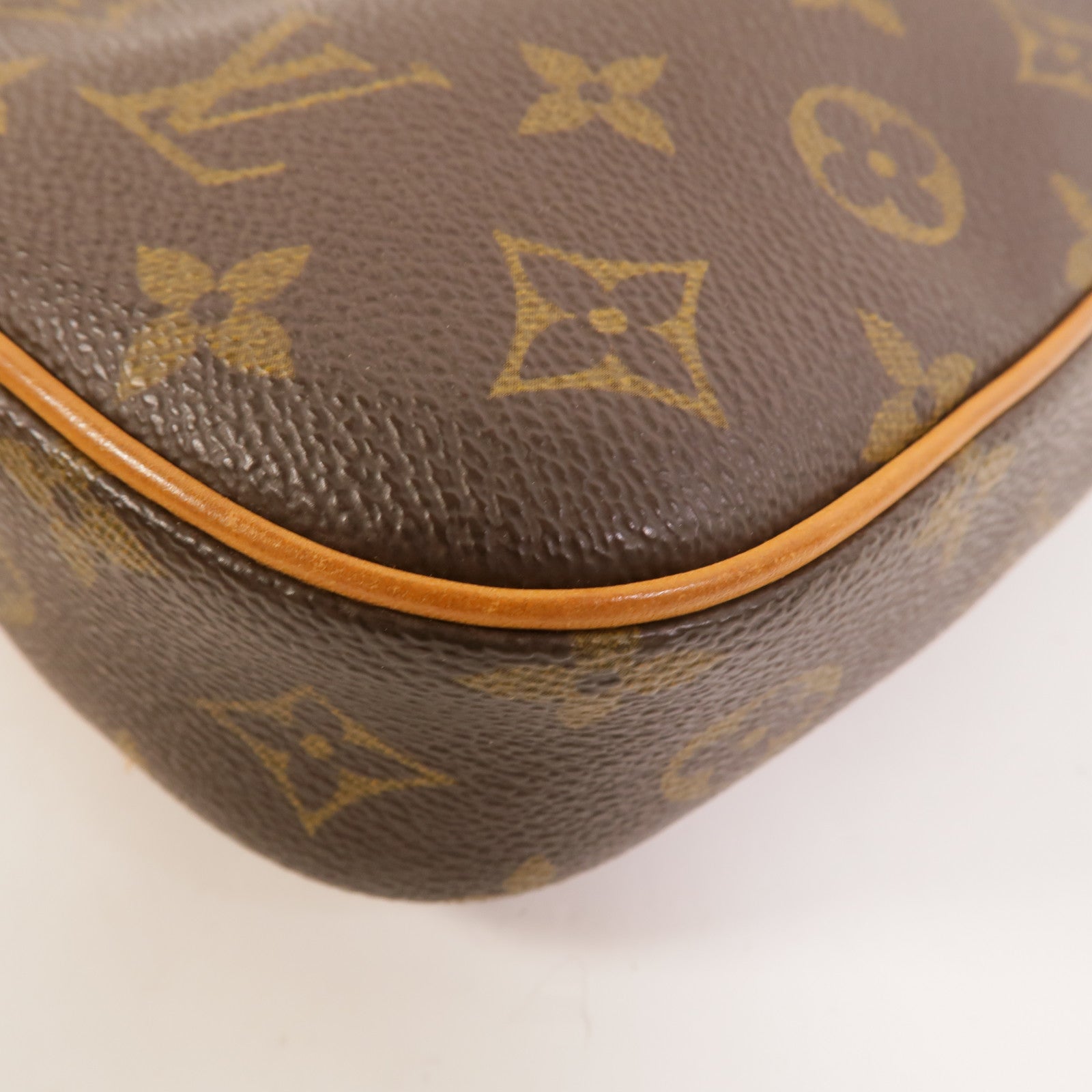 LOUIS VUITTON Monogram Pochette Gange金扣肩背袋