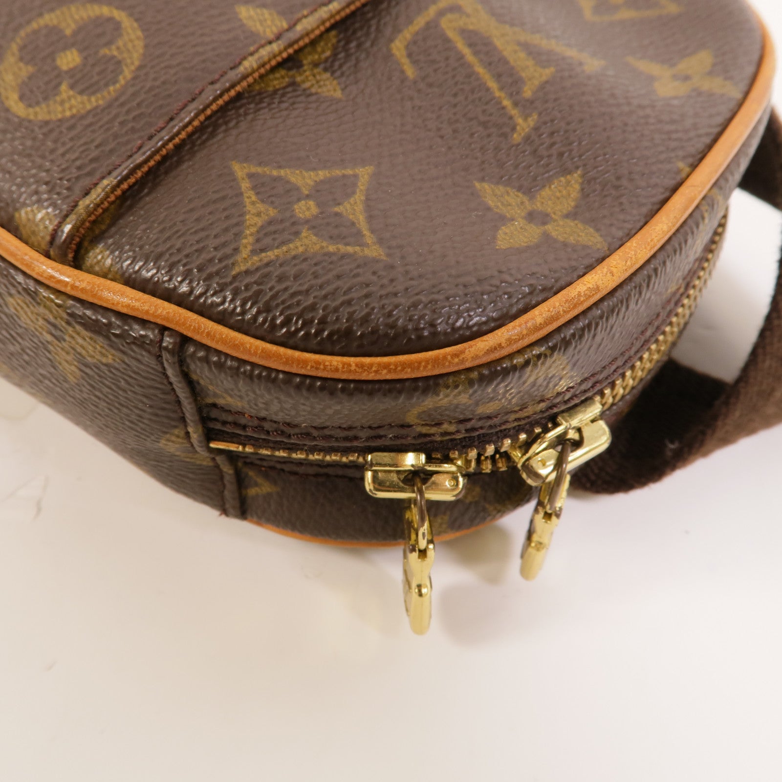 LOUIS VUITTON Monogram Pochette Gange金扣肩背袋