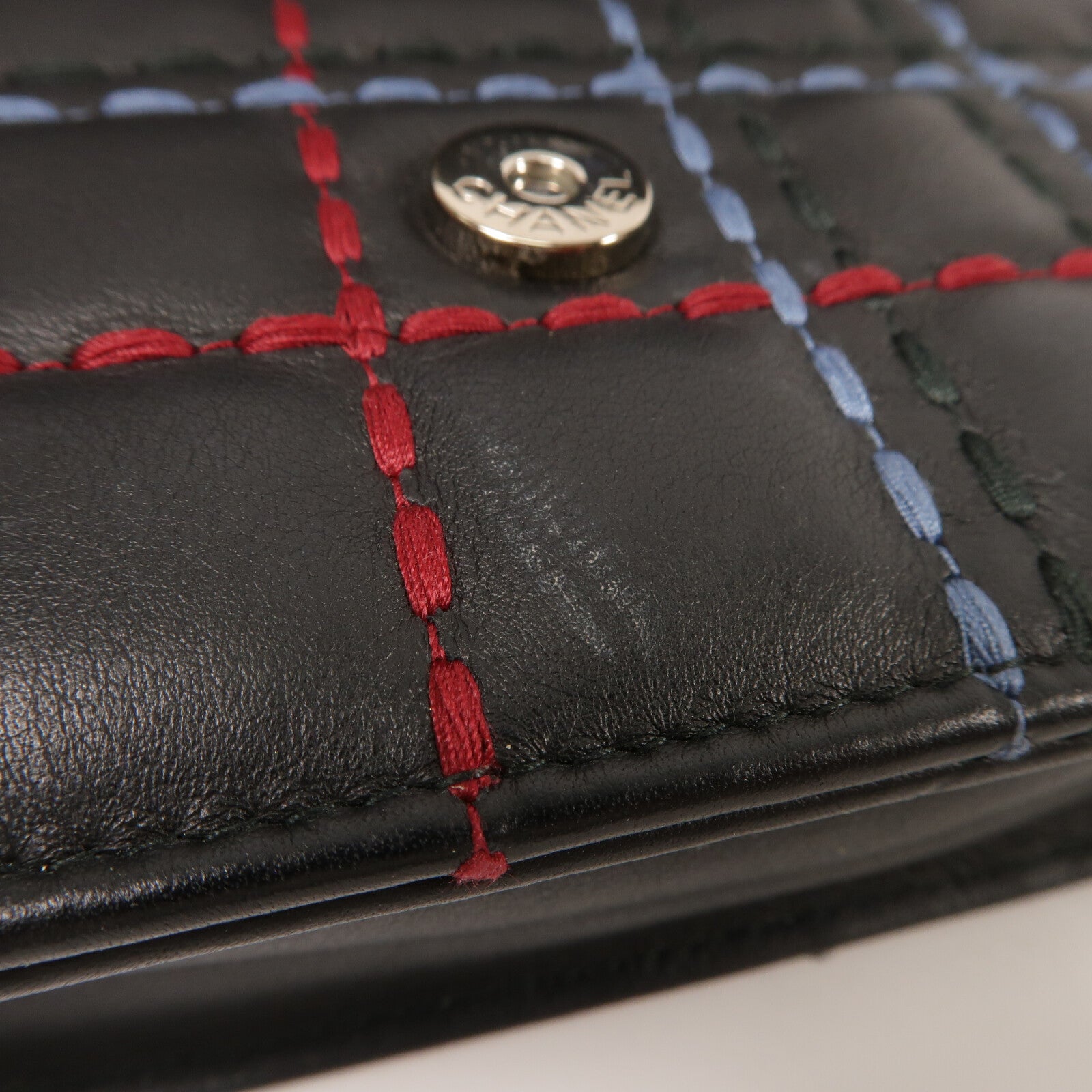 CHANEL 牛皮皮革WOC Wallet On Chain鏈帶肩背袋