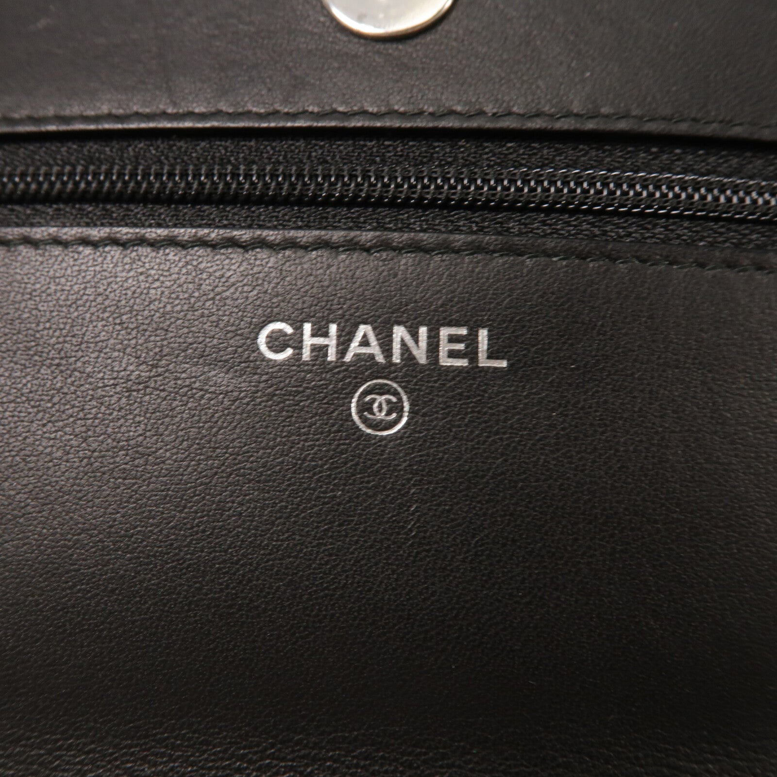 CHANEL 牛皮皮革WOC Wallet On Chain鏈帶肩背袋