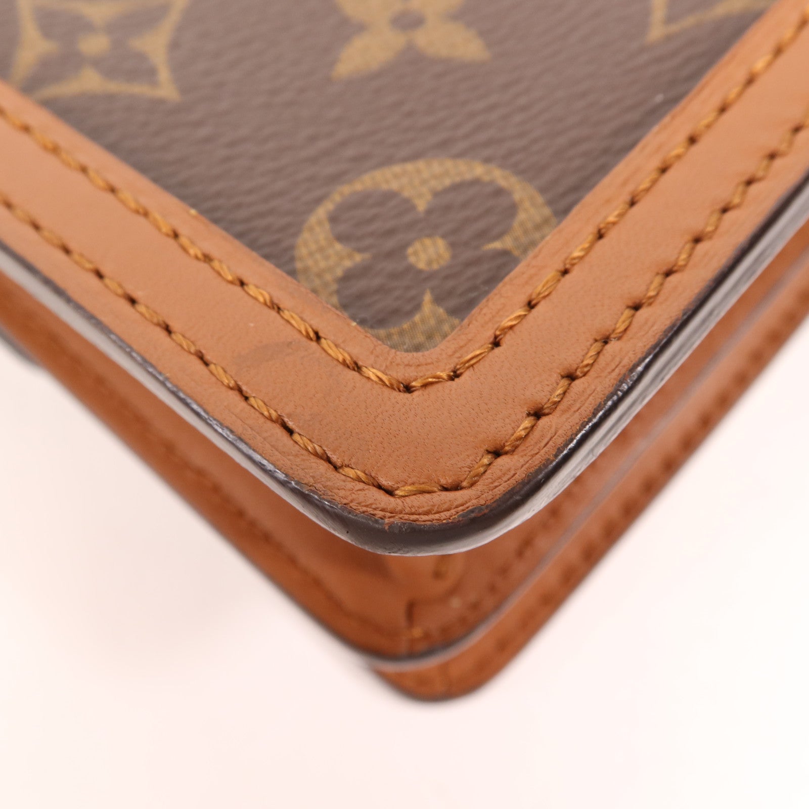 LOUIS VUITTON Monogram Reverse Mini Dauphine金扣肩背袋
