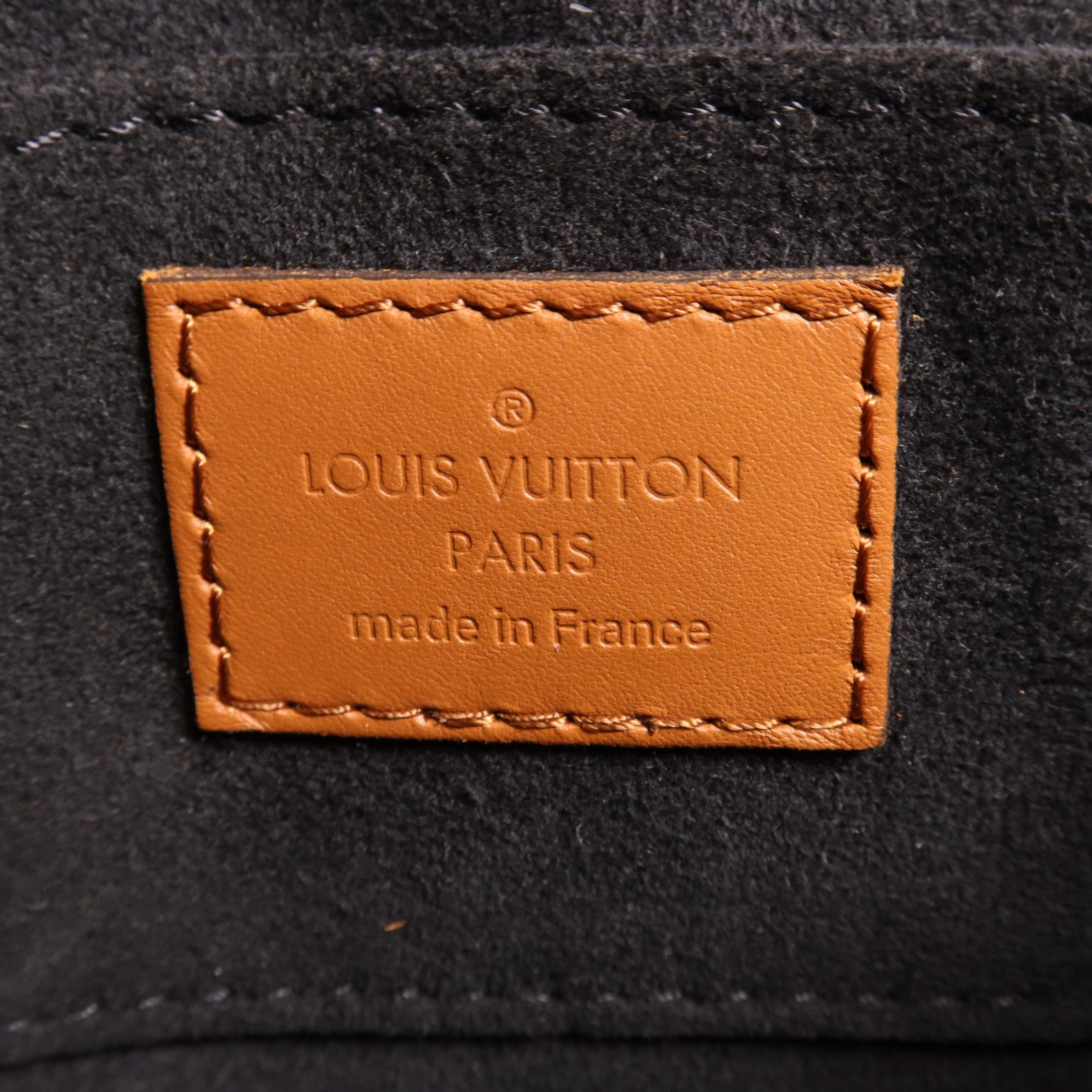 LOUIS VUITTON Monogram Reverse Mini Dauphine金扣肩背袋