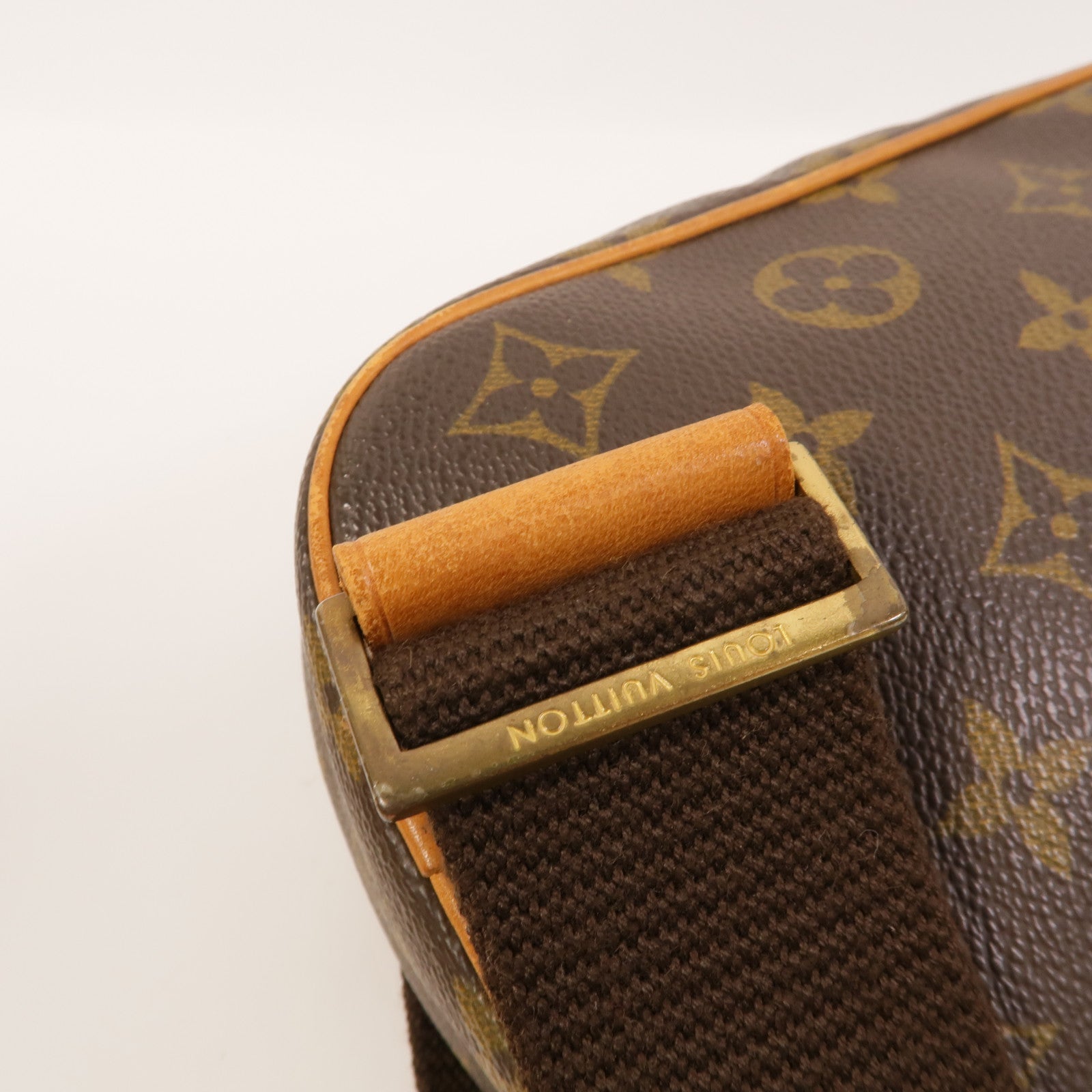 LOUIS VUITTON Monogram Pochette Gange金扣肩背袋