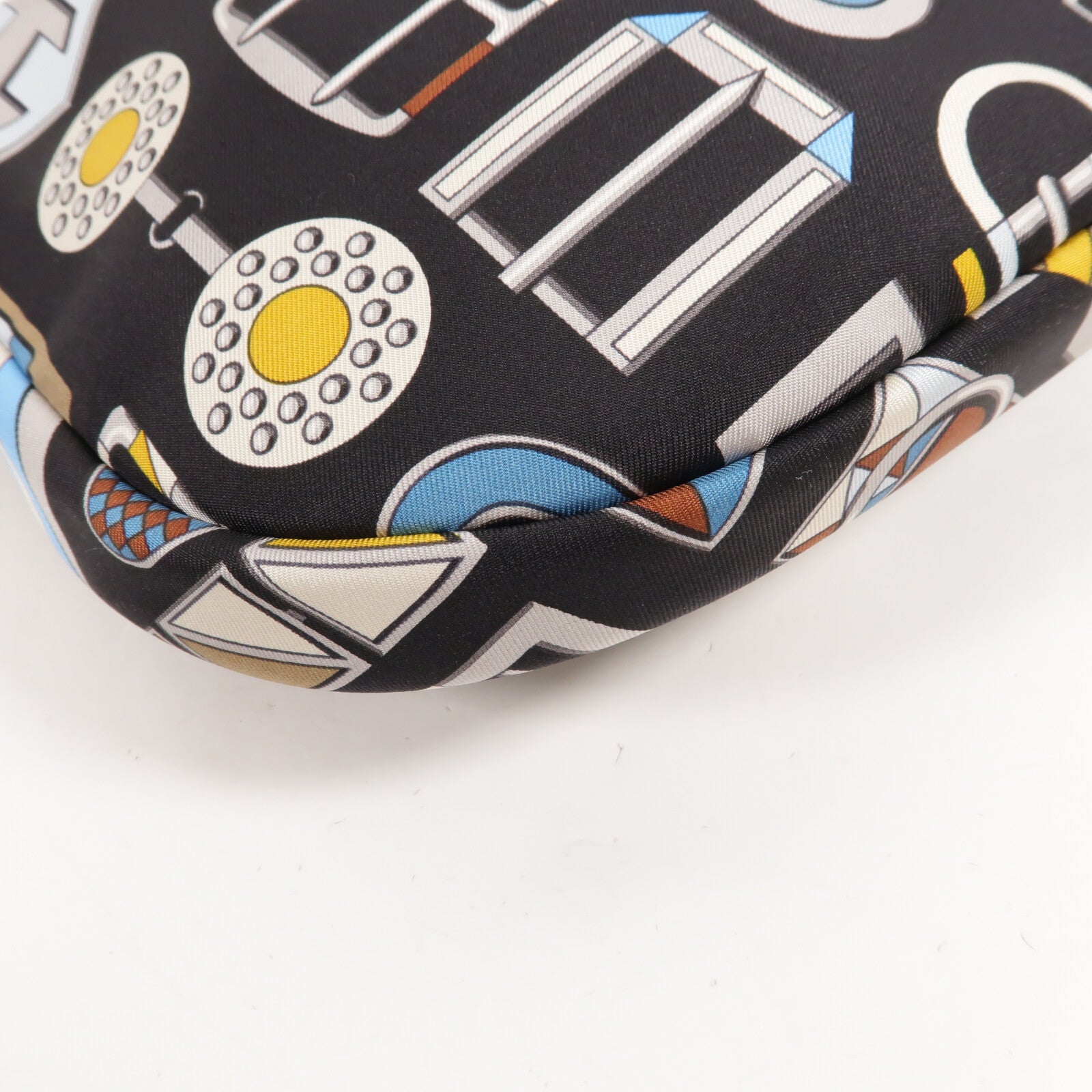 HERMES 絲質Sursoie To Go Pouch肩背袋Black
