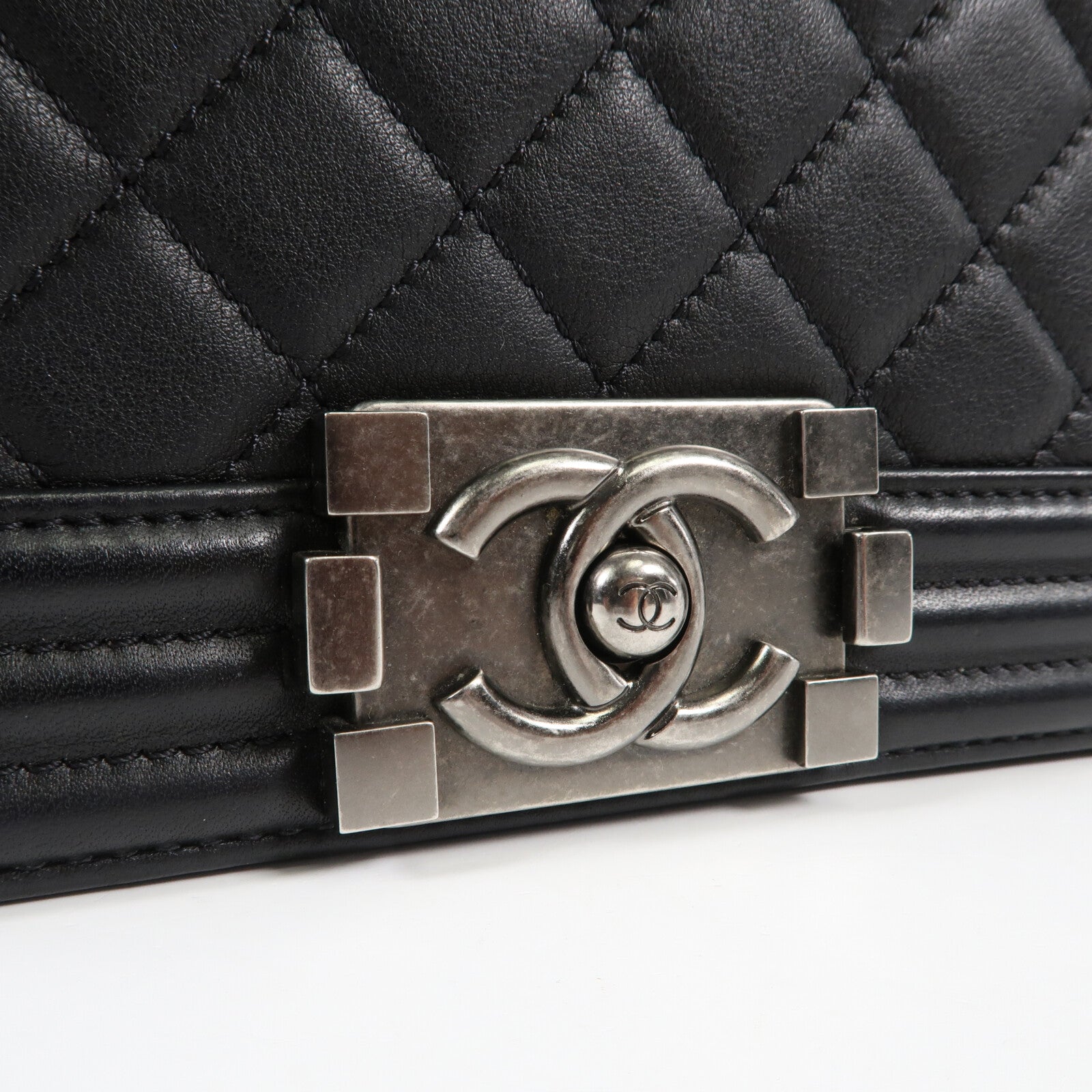 CHANEL 牛皮皮革Boy 25鏈帶肩背袋