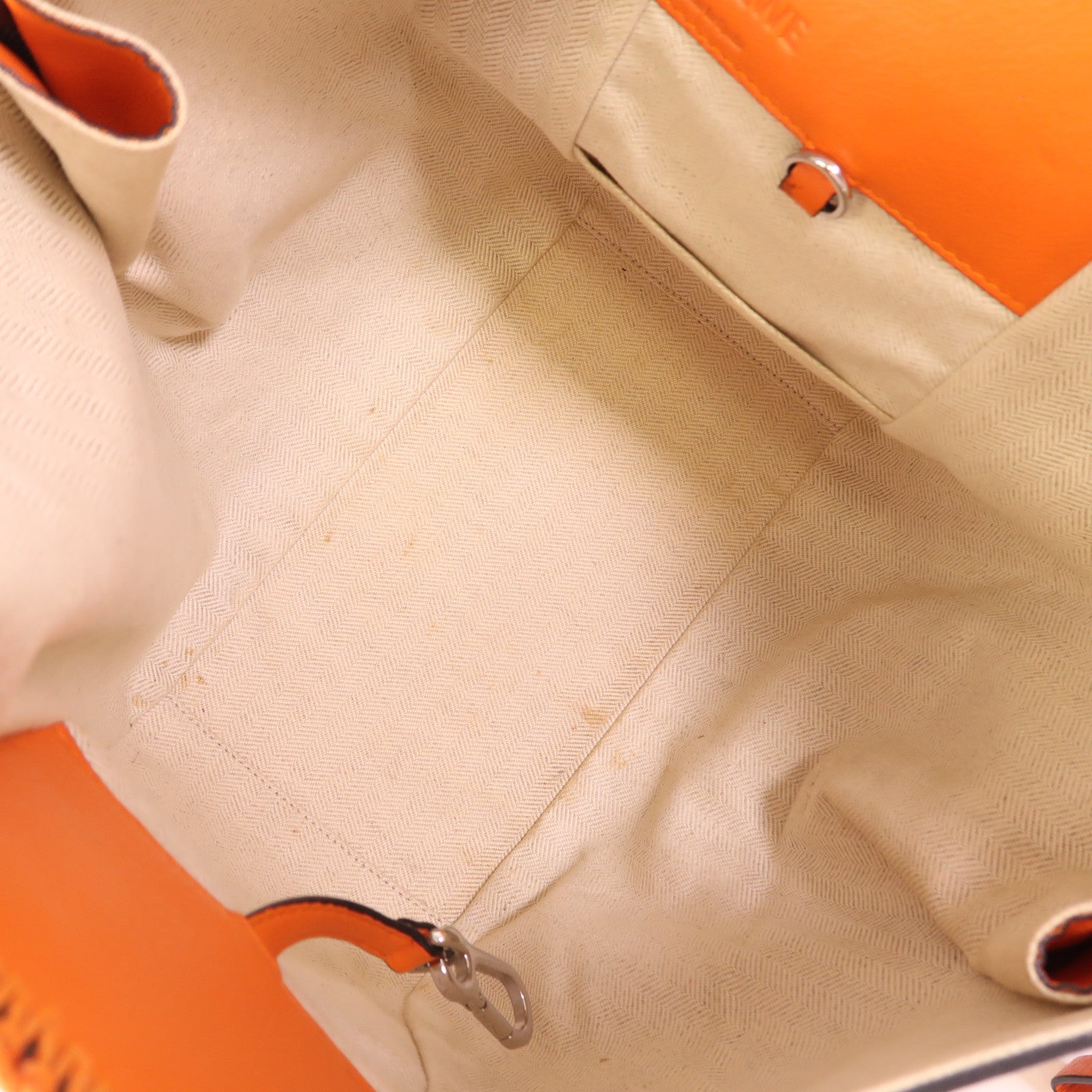 LOEWE 牛皮皮革Hammock Small銀扣手挽肩背兩用袋