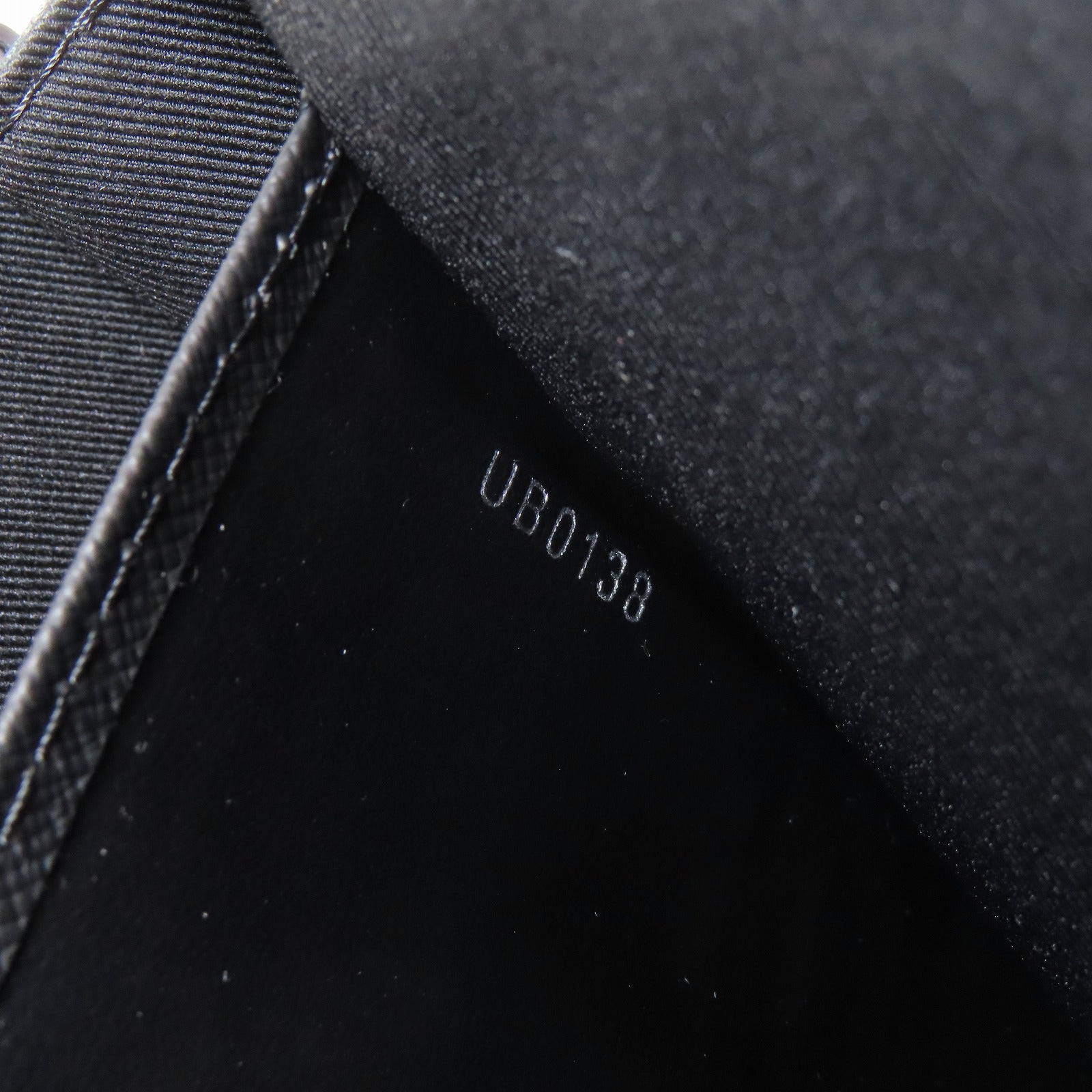 LOUIS VUITTON Monogram Eclipse Pochette Voyage MM銀扣手拿包黑色
