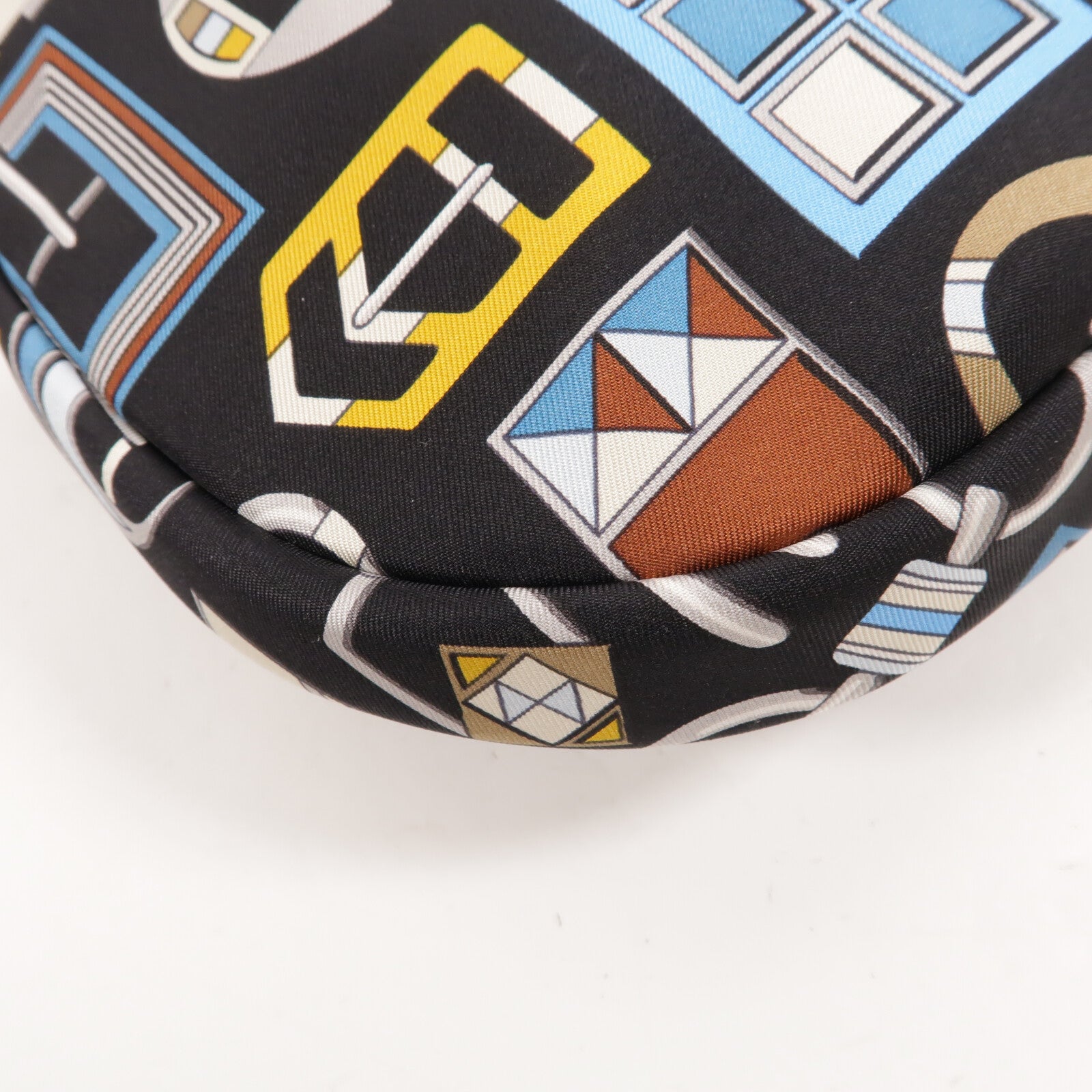 HERMES 絲質Sursoie To Go Pouch肩背袋Black