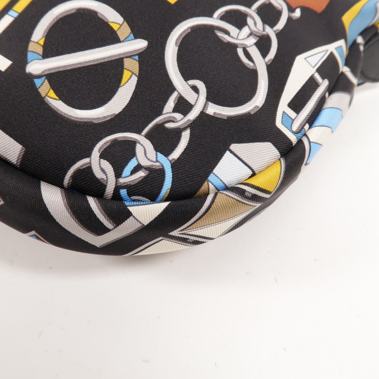 HERMES 絲質Sursoie To Go Pouch肩背袋Black