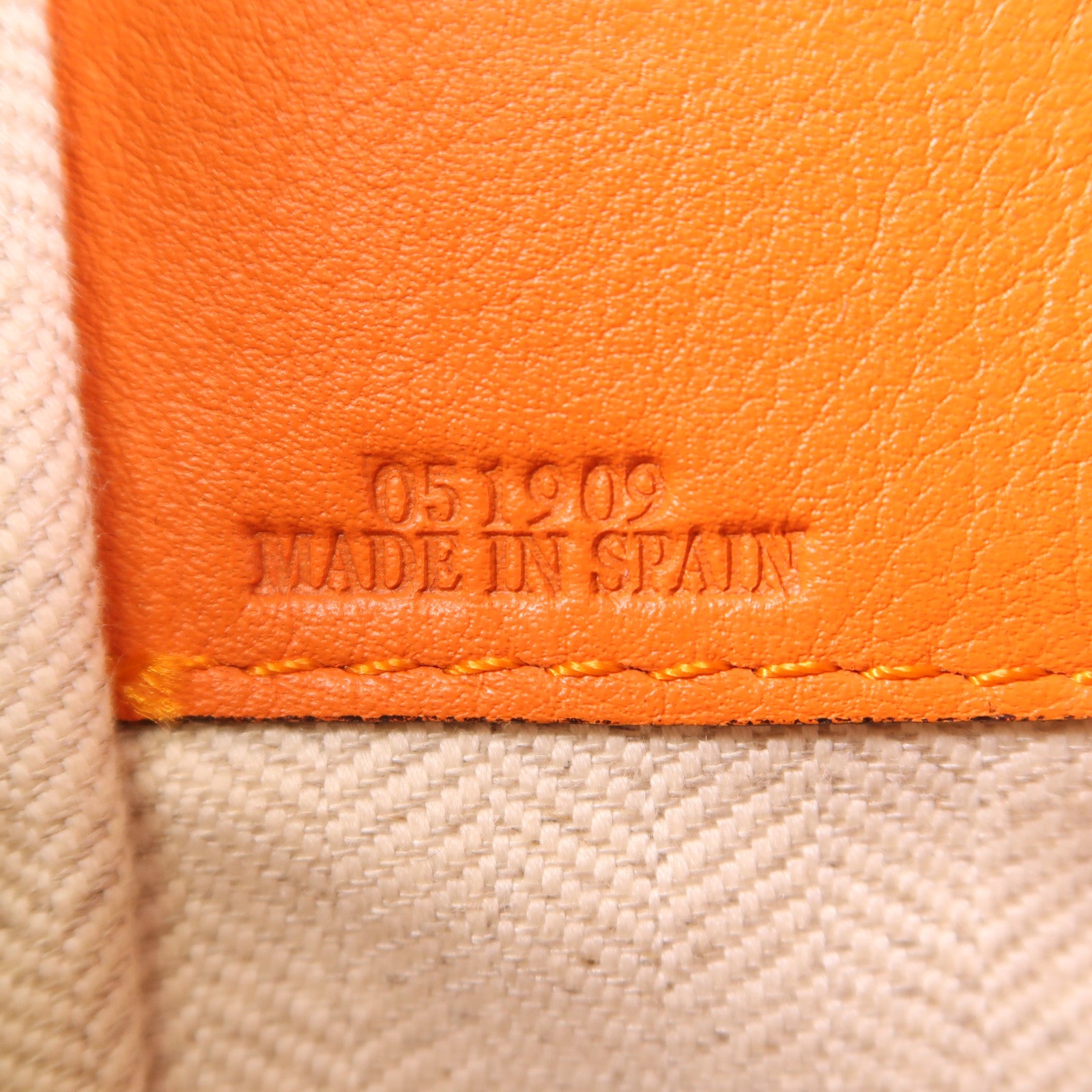 LOEWE 牛皮皮革Hammock Small銀扣手挽肩背兩用袋