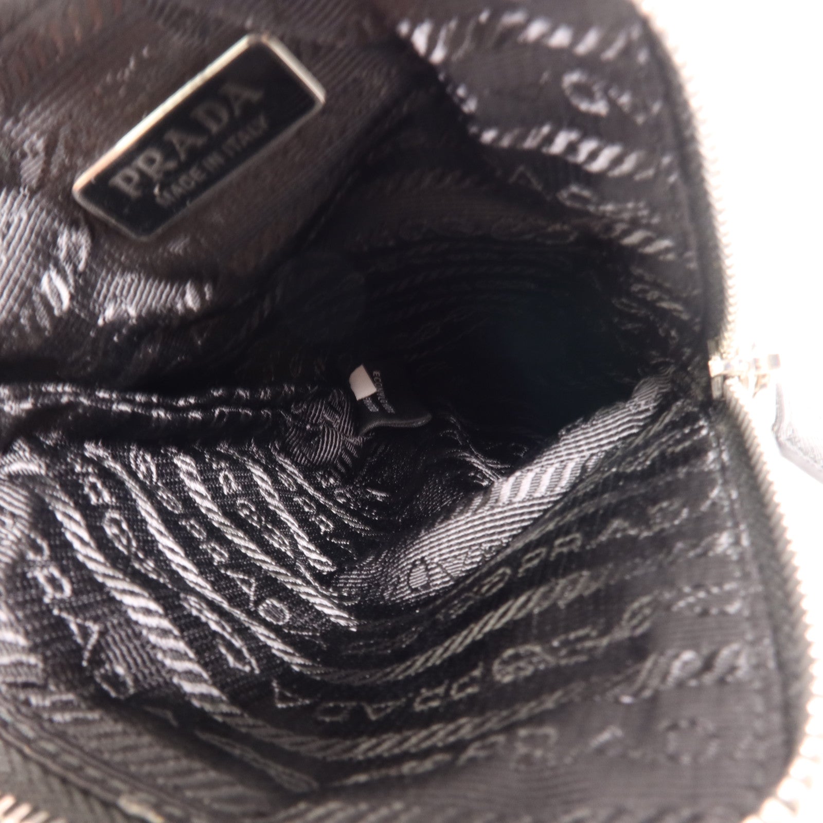 PRADA 尼龍SmartPhone Case銀扣肩背袋