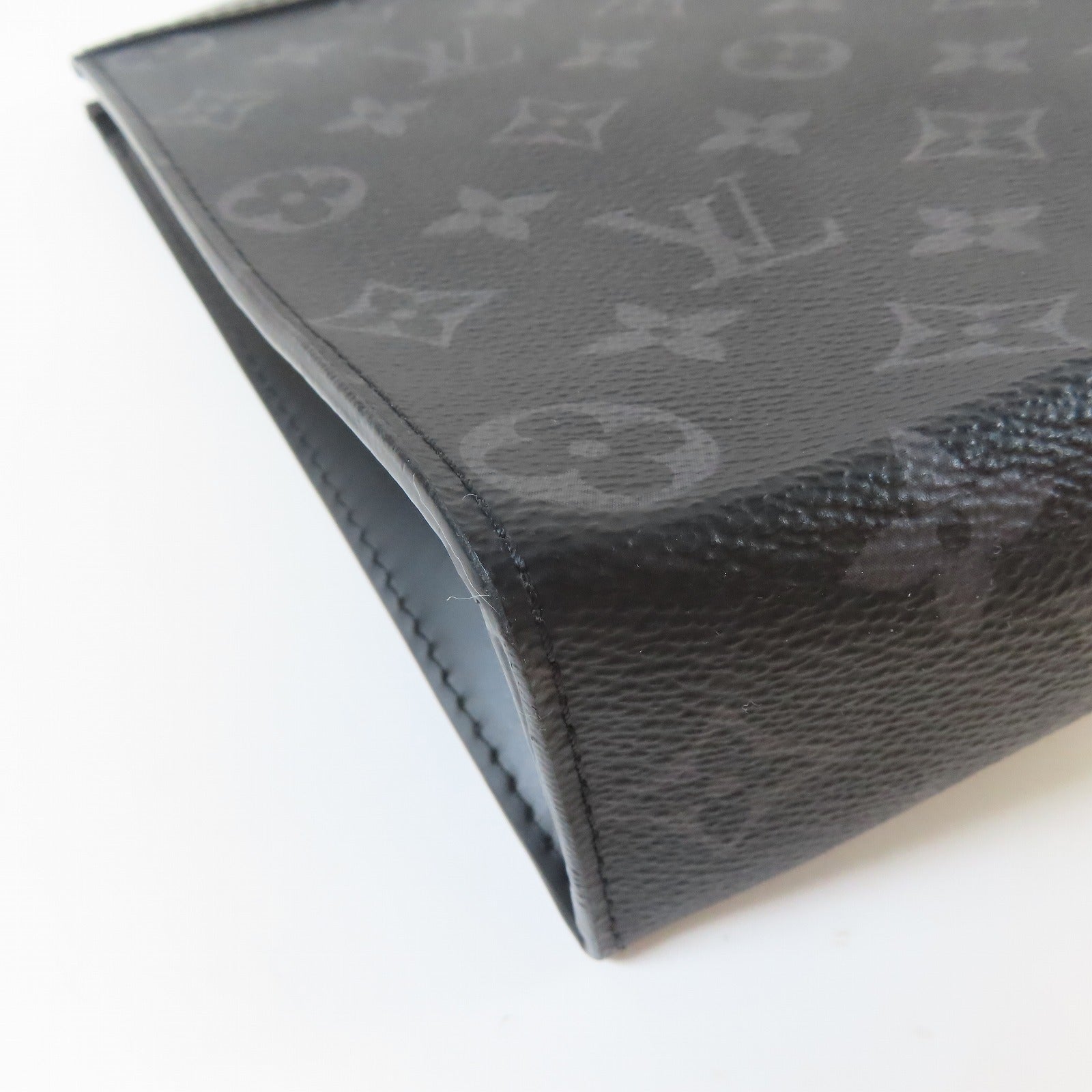 LOUIS VUITTON Monogram Eclipse Pochette Voyage MM銀扣手拿包黑色