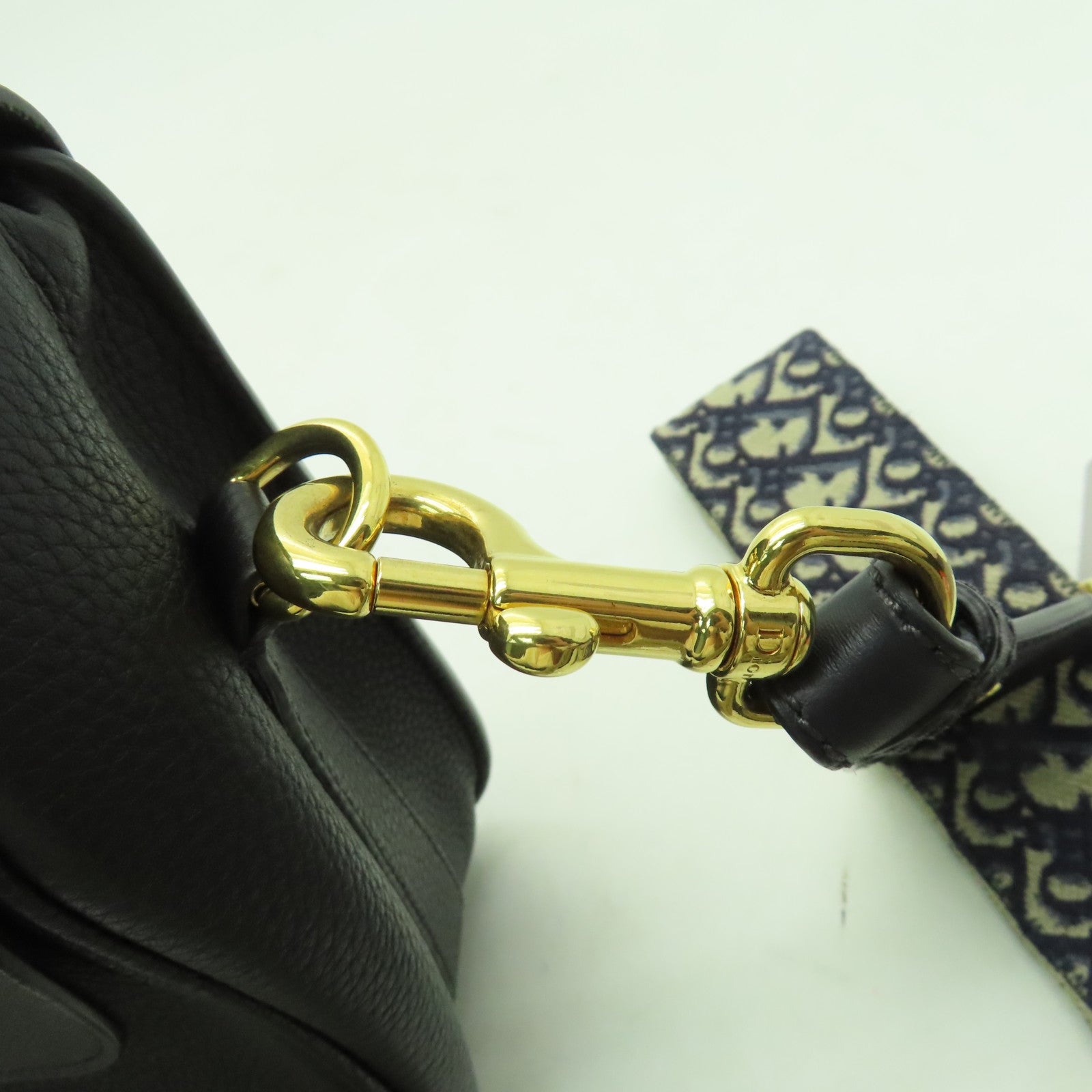 Dior 牛皮皮革Bobby金扣肩背袋黑色