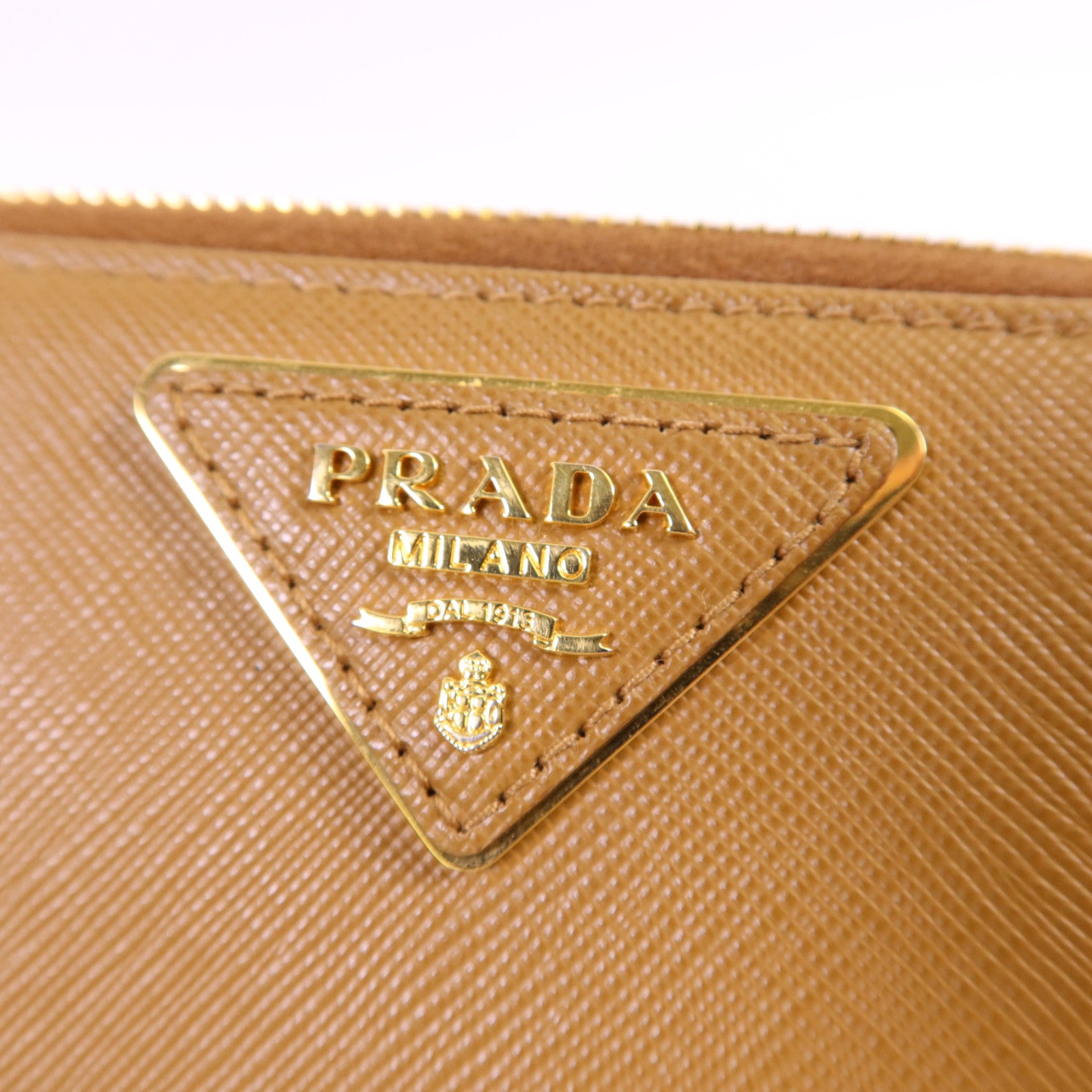 PRADA Saffiano皮革Long Round Wallet金扣長錢包