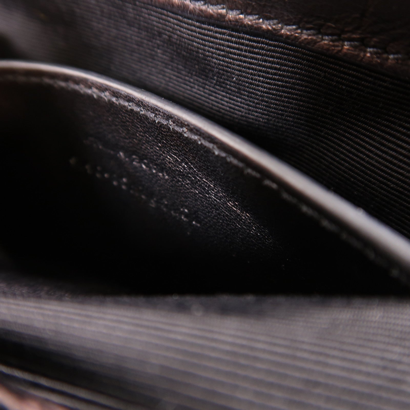 SAINT LAURENT 牛皮皮革Shoulder Bag銀扣鏈帶肩背袋